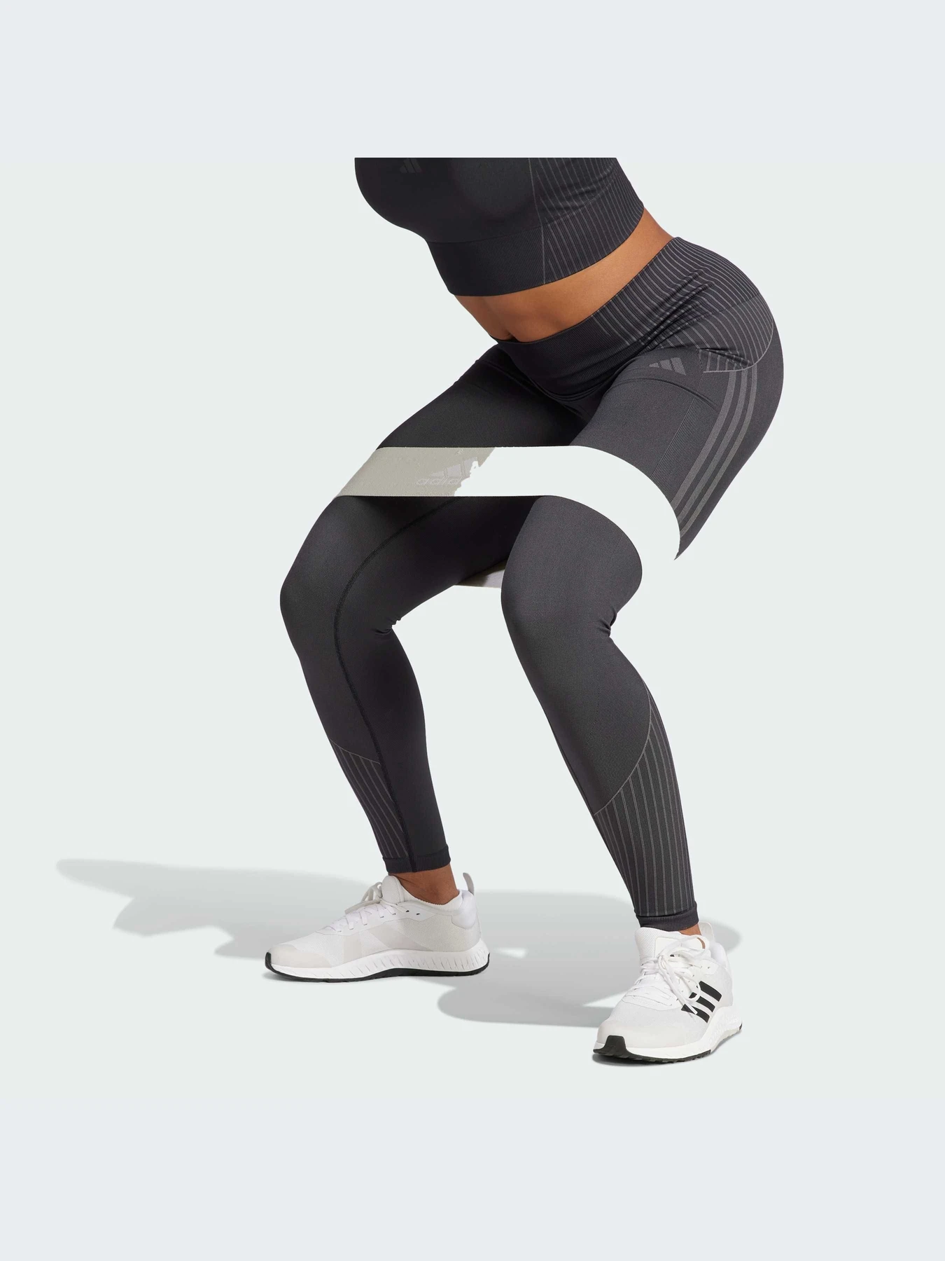 Брюки Adidas модель IA7165 Брюки Adidas модель IA7165 Фото