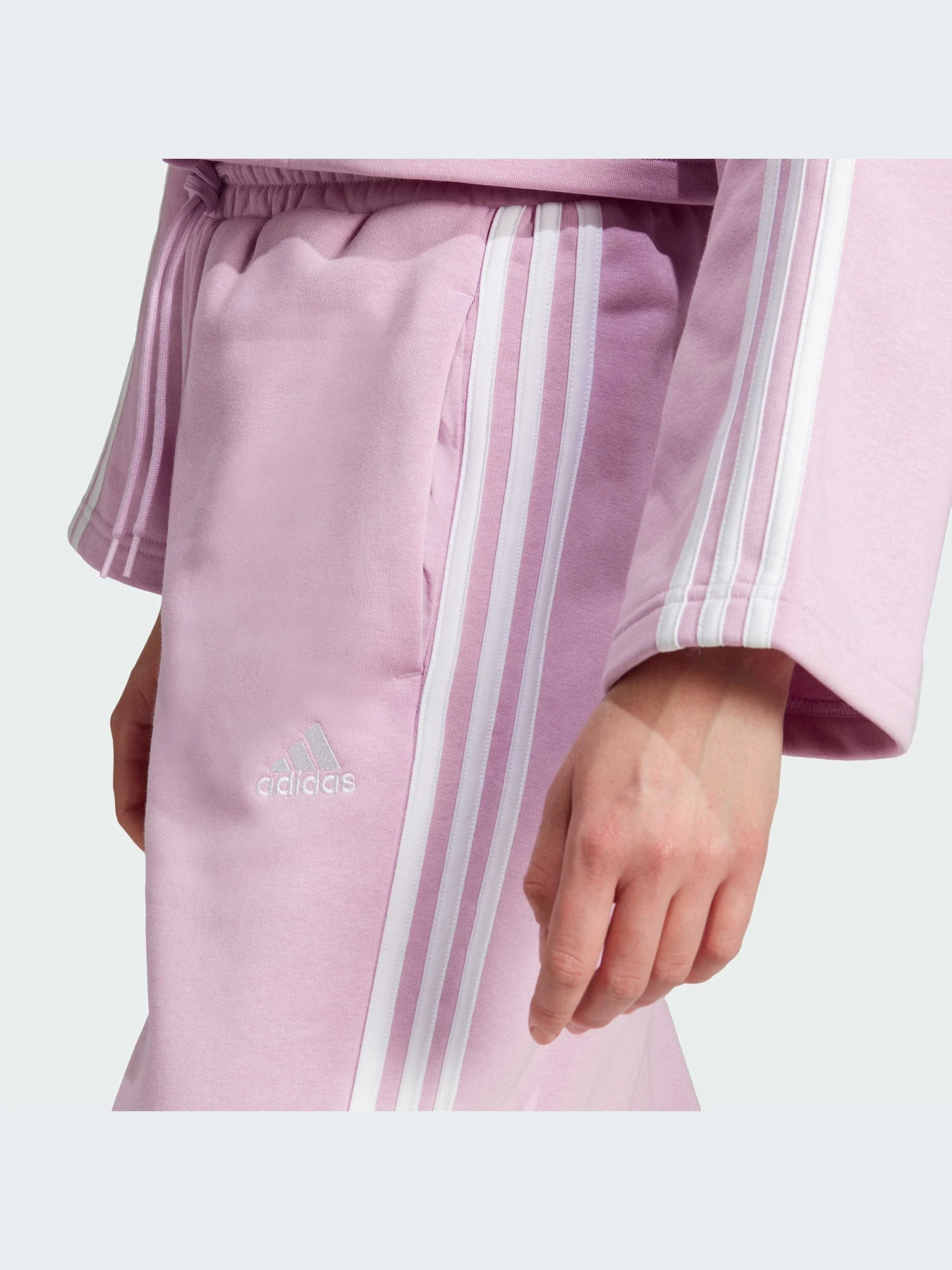 Брюки Adidas модель IJ7455 Брюки Adidas модель IJ7455 Фото