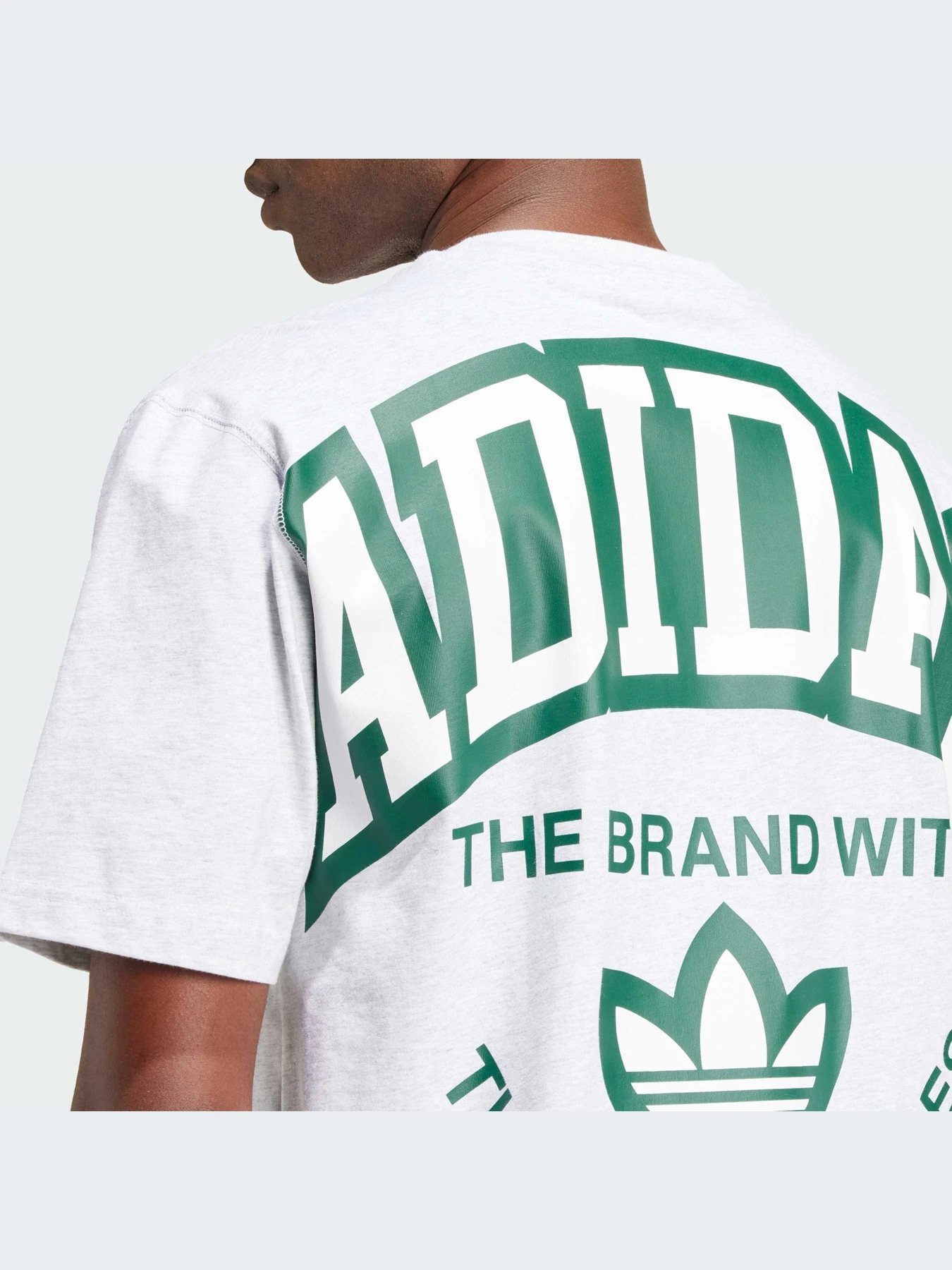 Футболки і поло Adidas Graphics модель IS2929 Футболки і поло Adidas Graphics модель IS2929 Фото