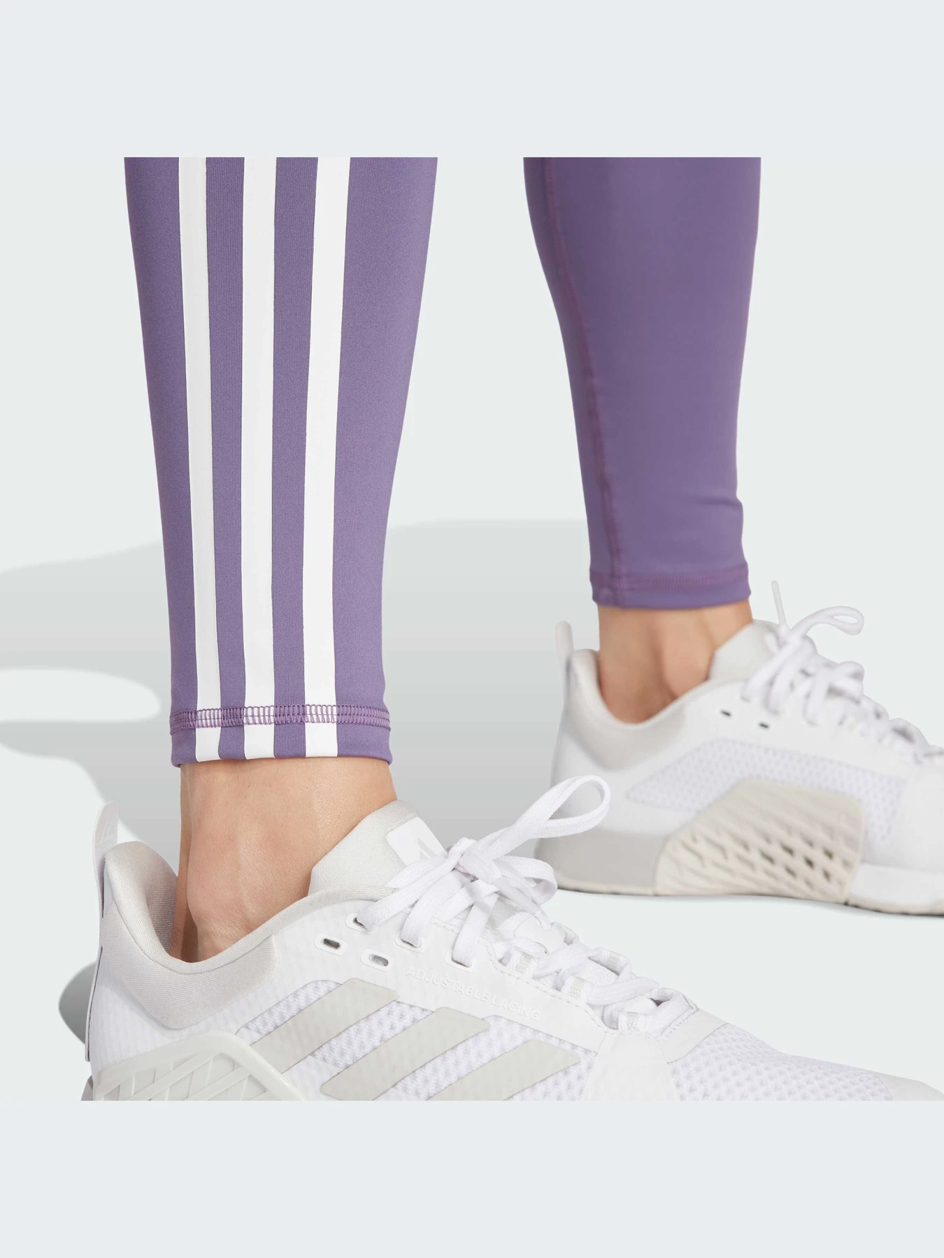 Брюки Adidas модель IS4055 Брюки Adidas модель IS4055 Фото