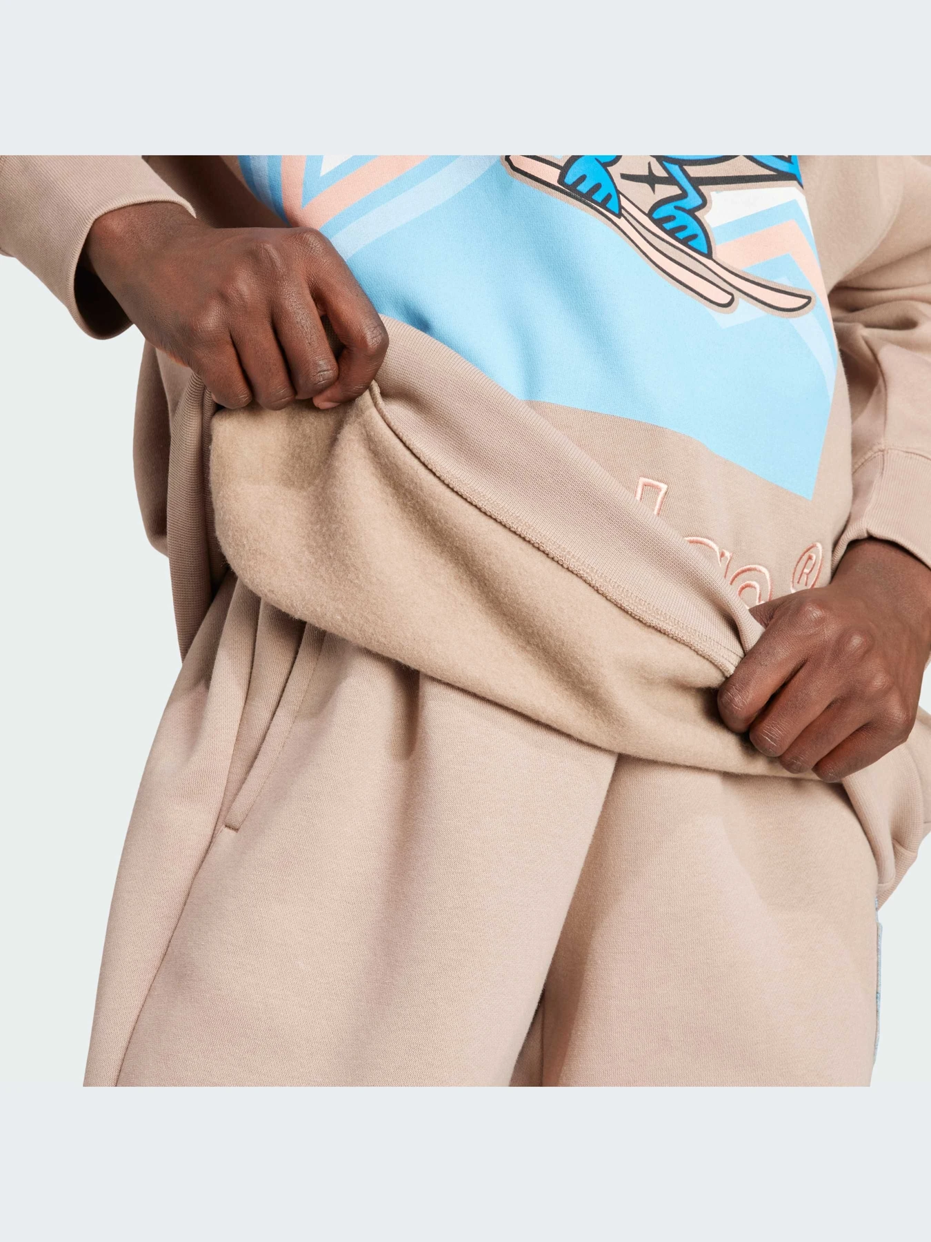 Худі та світшоти Adidas модель IT1742 Худі та світшоти Adidas модель IT1742 Фото