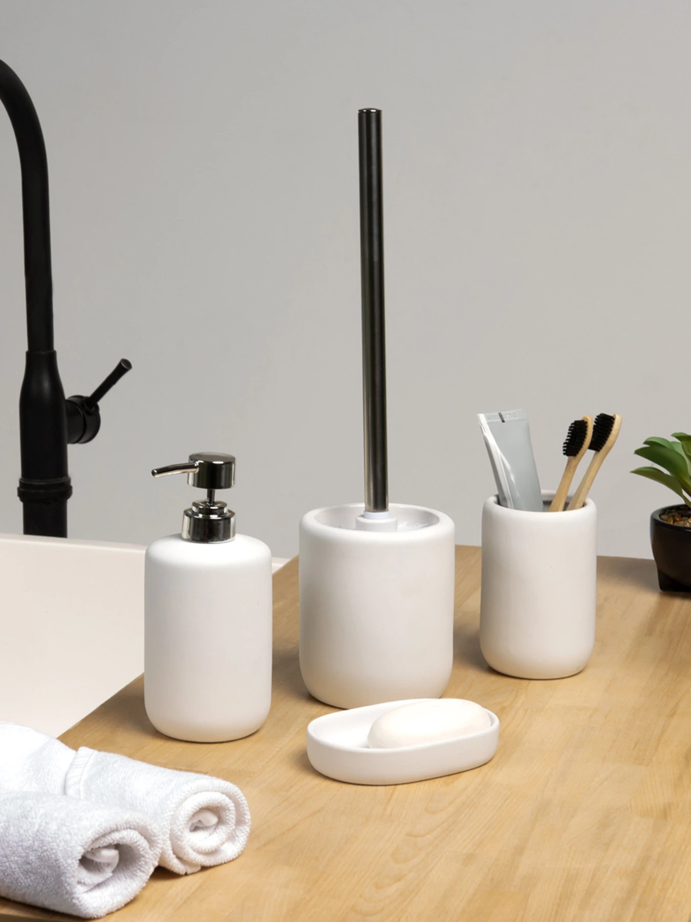 Ершик для унитаза белый Milan MBM HOME модель BA-25 WHITE Ершик для унитаза белый Milan MBM HOME модель BA-25 WHITE Фото