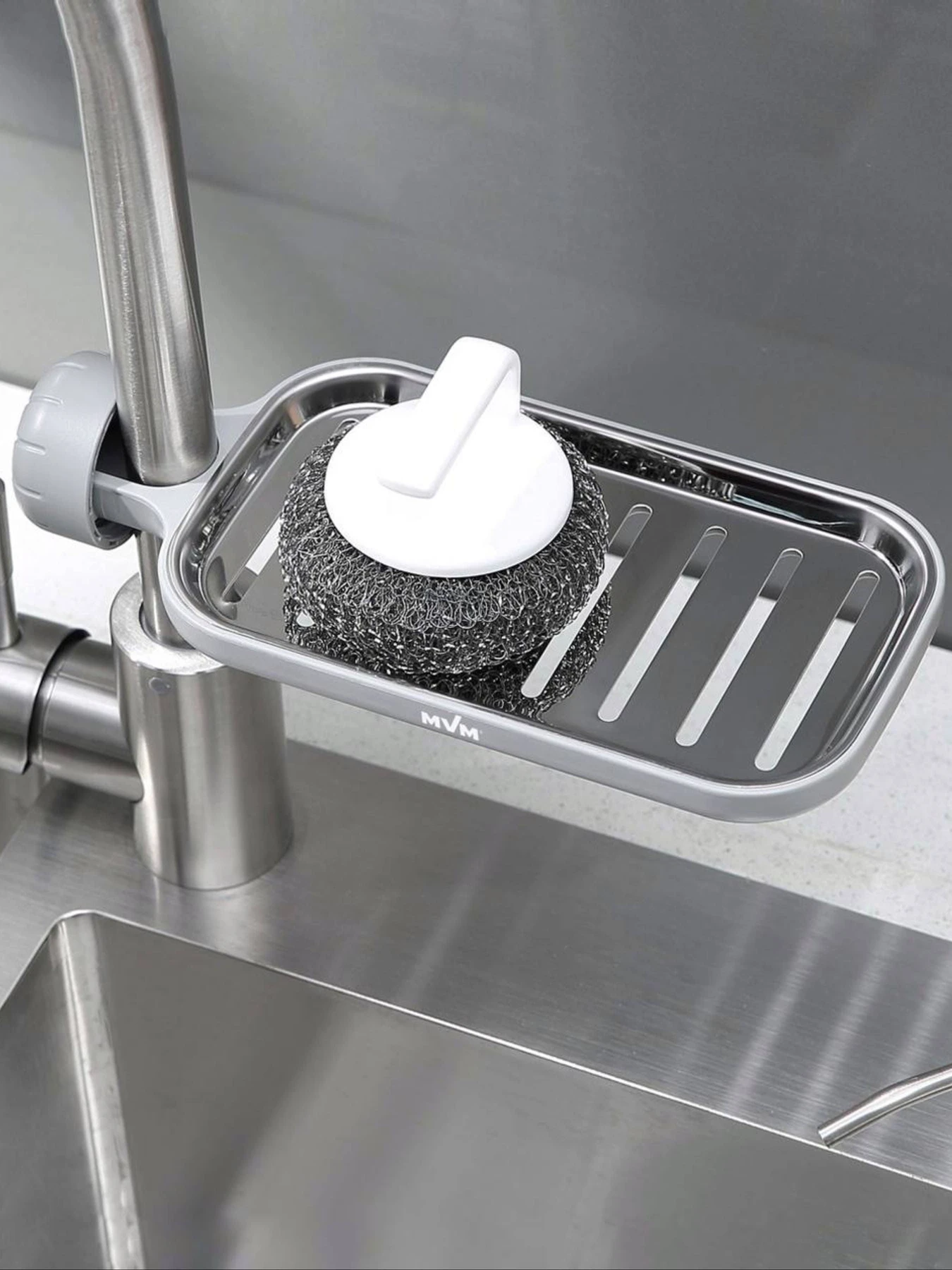 Полка на душевую штангу и смеситель с фиксатором серая MBM HOME модель BP-22 GRAY Полка на душевую штангу и смеситель с фиксатором серая MBM HOME модель BP-22 GRAY Фото