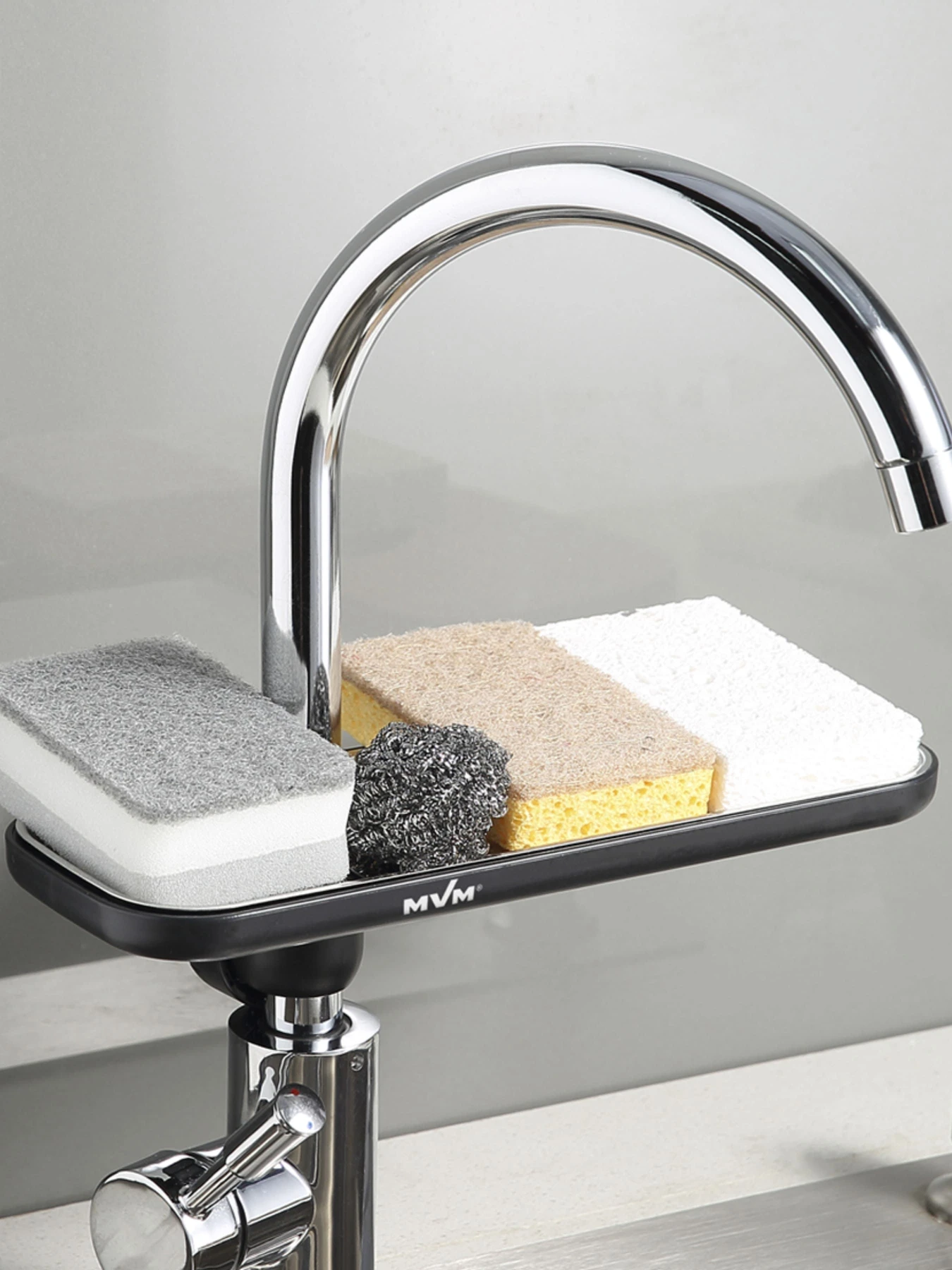 Полка на душевую штангу и смеситель с фиксатором черная MBM HOME модель BP-23 BLACK Полка на душевую штангу и смеситель с фиксатором черная MBM HOME модель BP-23 BLACK Фото