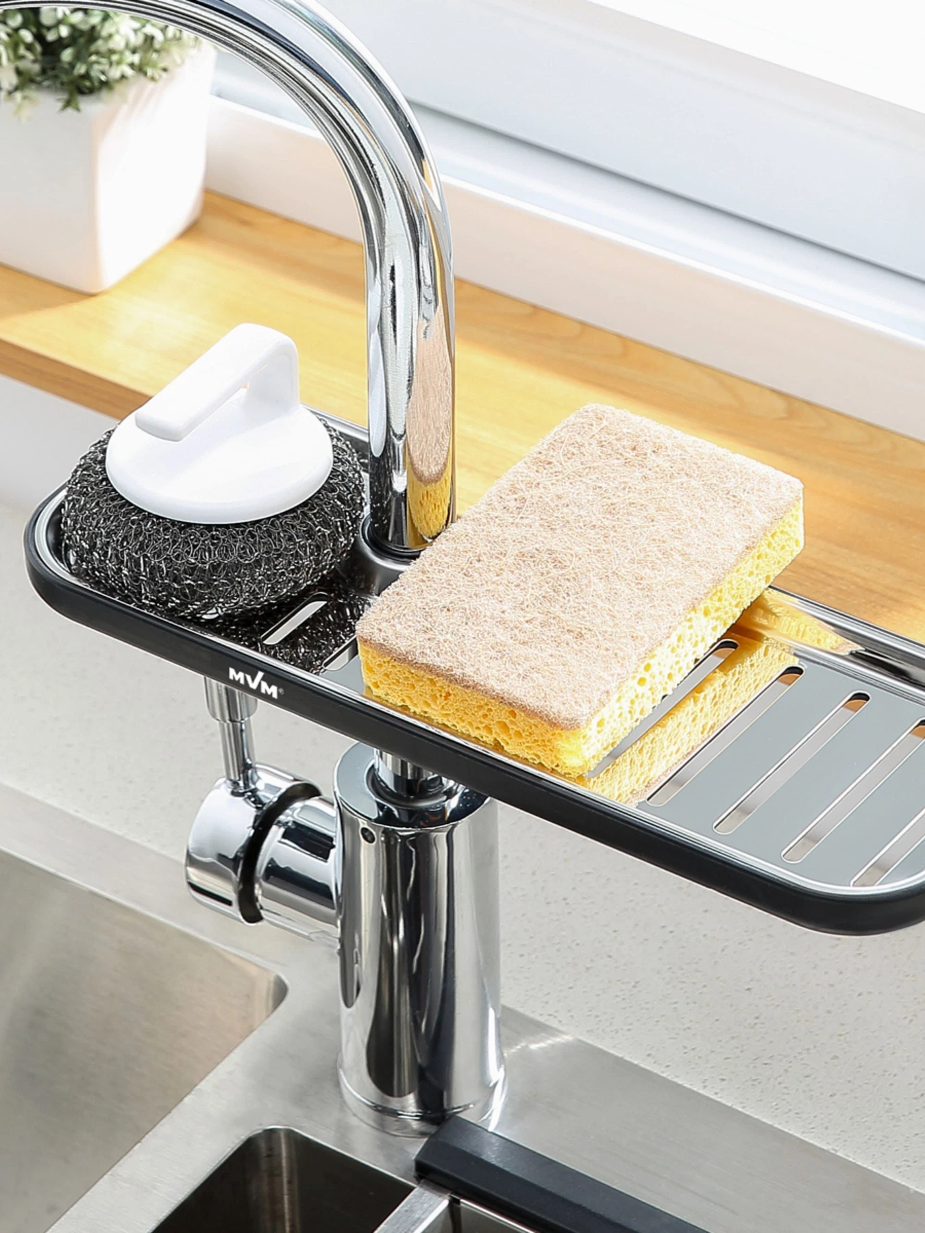 Полка на душевую штангу и смеситель с фиксатором черная MBM HOME модель BP-23 BLACK Полка на душевую штангу и смеситель с фиксатором черная MBM HOME модель BP-23 BLACK Фото