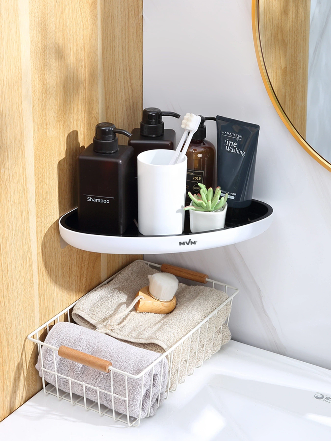 Полка угловая клеящаяся белая с черным MBM HOME модель BP-26 WHITE/BLACK Полка угловая клеящаяся белая с черным MBM HOME модель BP-26 WHITE/BLACK Фото