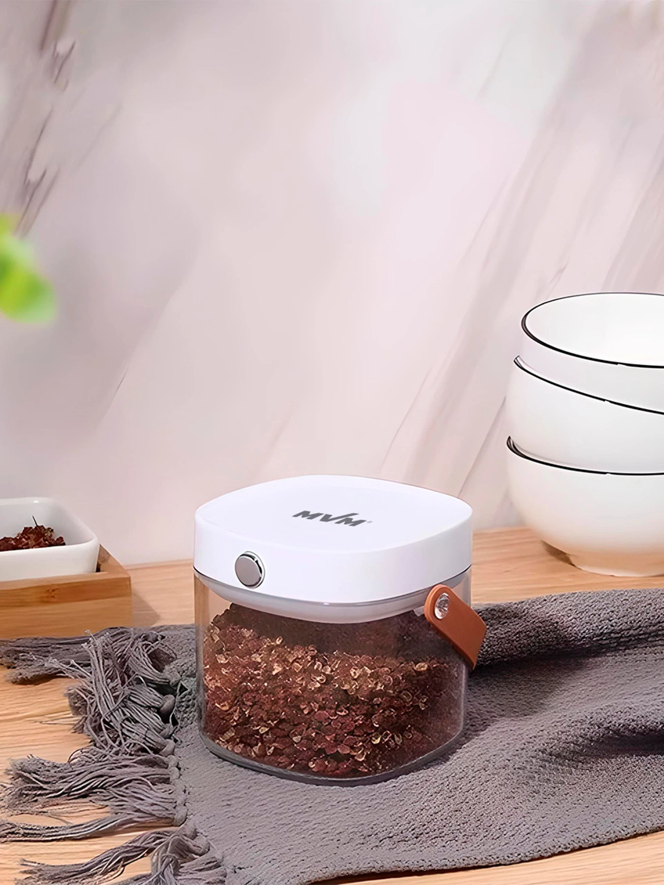 Емкость для хранения квадратная прозрачная с белым MBM HOME модель KP-07 S T/WHITE Емкость для хранения квадратная прозрачная с белым MBM HOME модель KP-07 S T/WHITE Фото