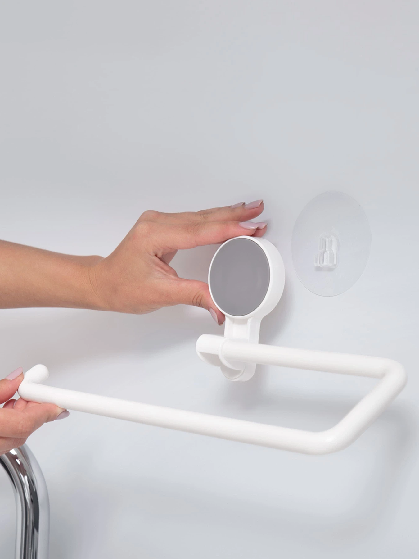 Держатель для бумажных полотенец клеящийся MBM HOME модель BP-10 WHITE Держатель для бумажных полотенец клеящийся MBM HOME модель BP-10 WHITE Фото