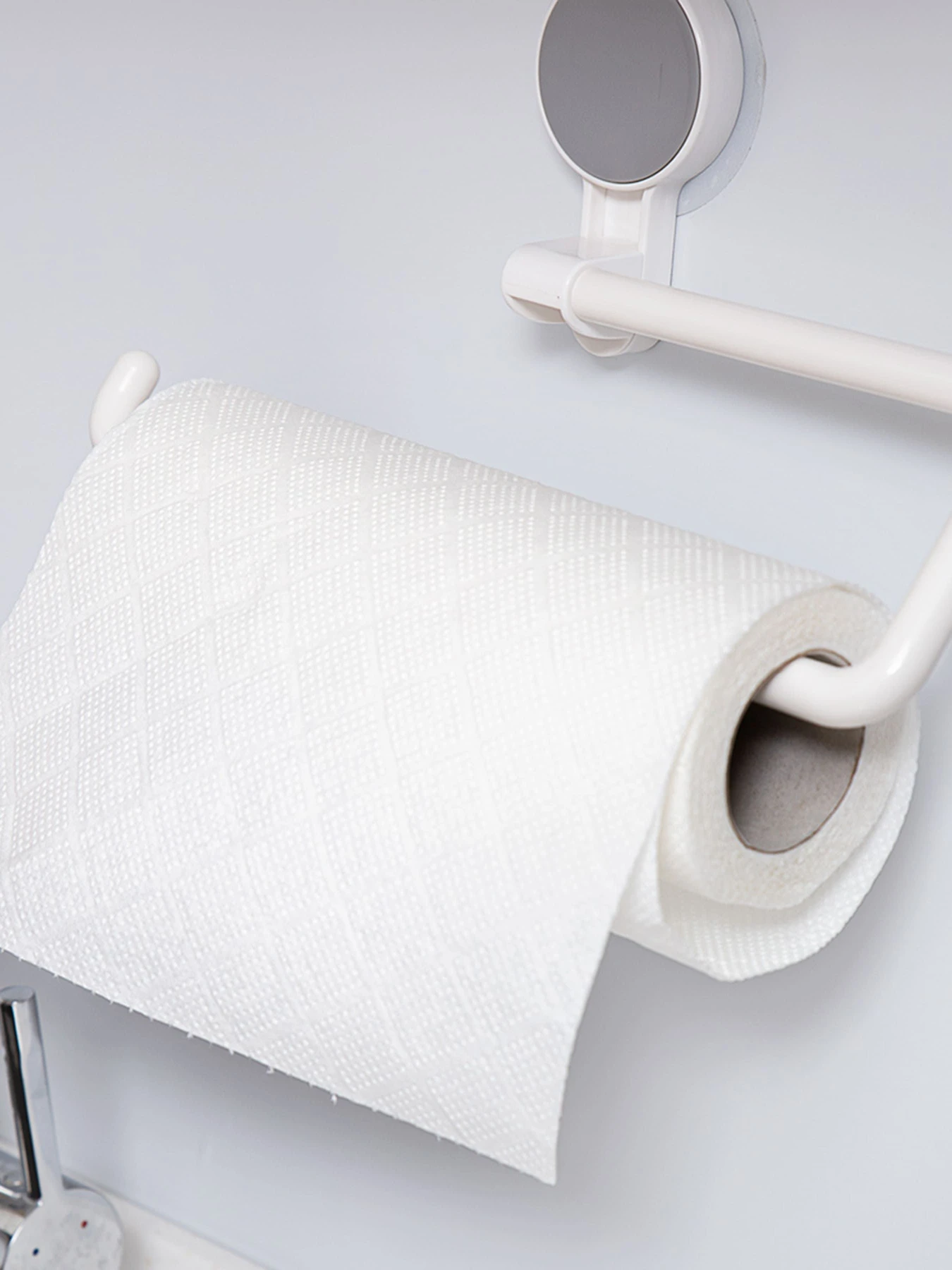 Держатель для бумажных полотенец клеящийся MBM HOME модель BP-10 WHITE Держатель для бумажных полотенец клеящийся MBM HOME модель BP-10 WHITE Фото