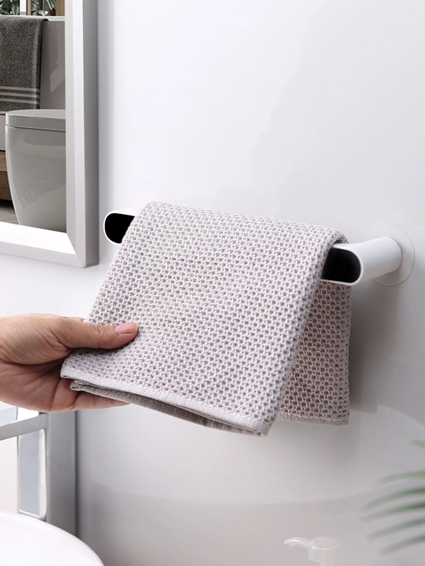 Держатель универсальный клеящийся белый с черным MBM HOME модель BP-29 WHITE/BLACK Держатель универсальный клеящийся белый с черным MBM HOME модель BP-29 WHITE/BLACK Фото