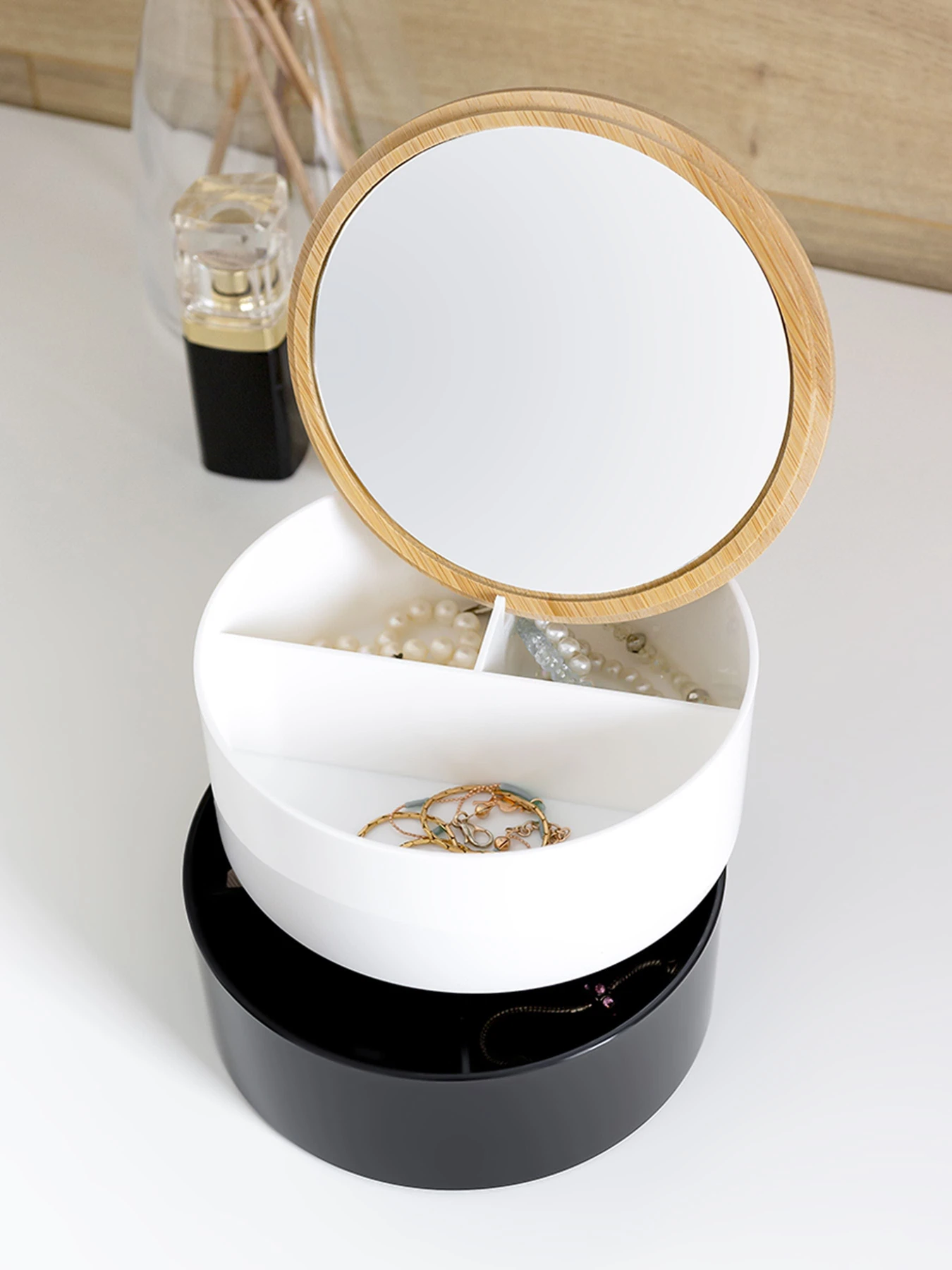 Органайзер для косметики с зеркалом MBM HOME модель FH-32 WHITE/BLACK Органайзер для косметики с зеркалом MBM HOME модель FH-32 WHITE/BLACK Фото