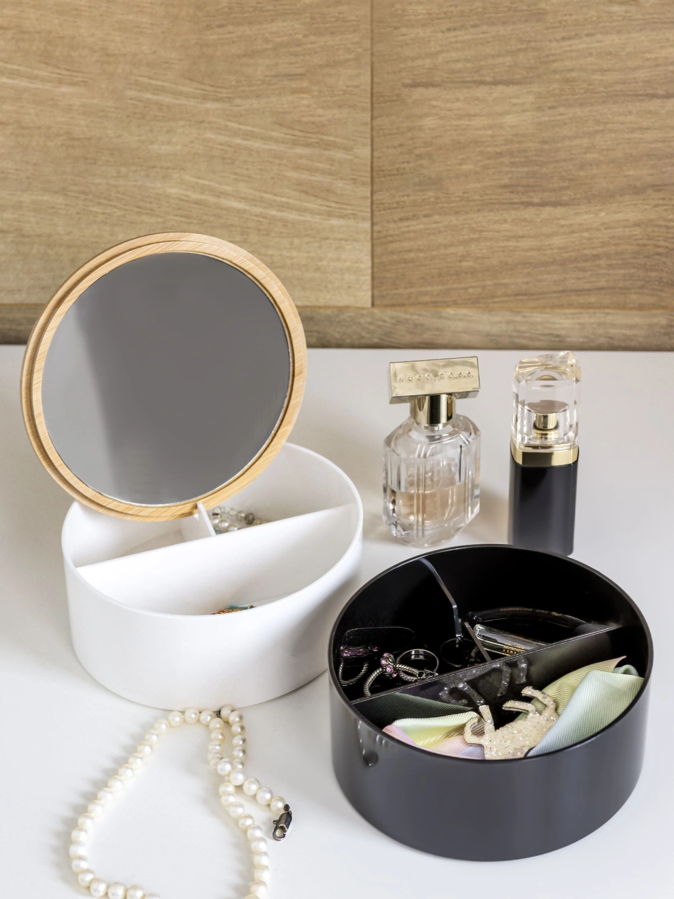 Органайзер для косметики с зеркалом MBM HOME модель FH-32 WHITE/BLACK Органайзер для косметики с зеркалом MBM HOME модель FH-32 WHITE/BLACK Фото
