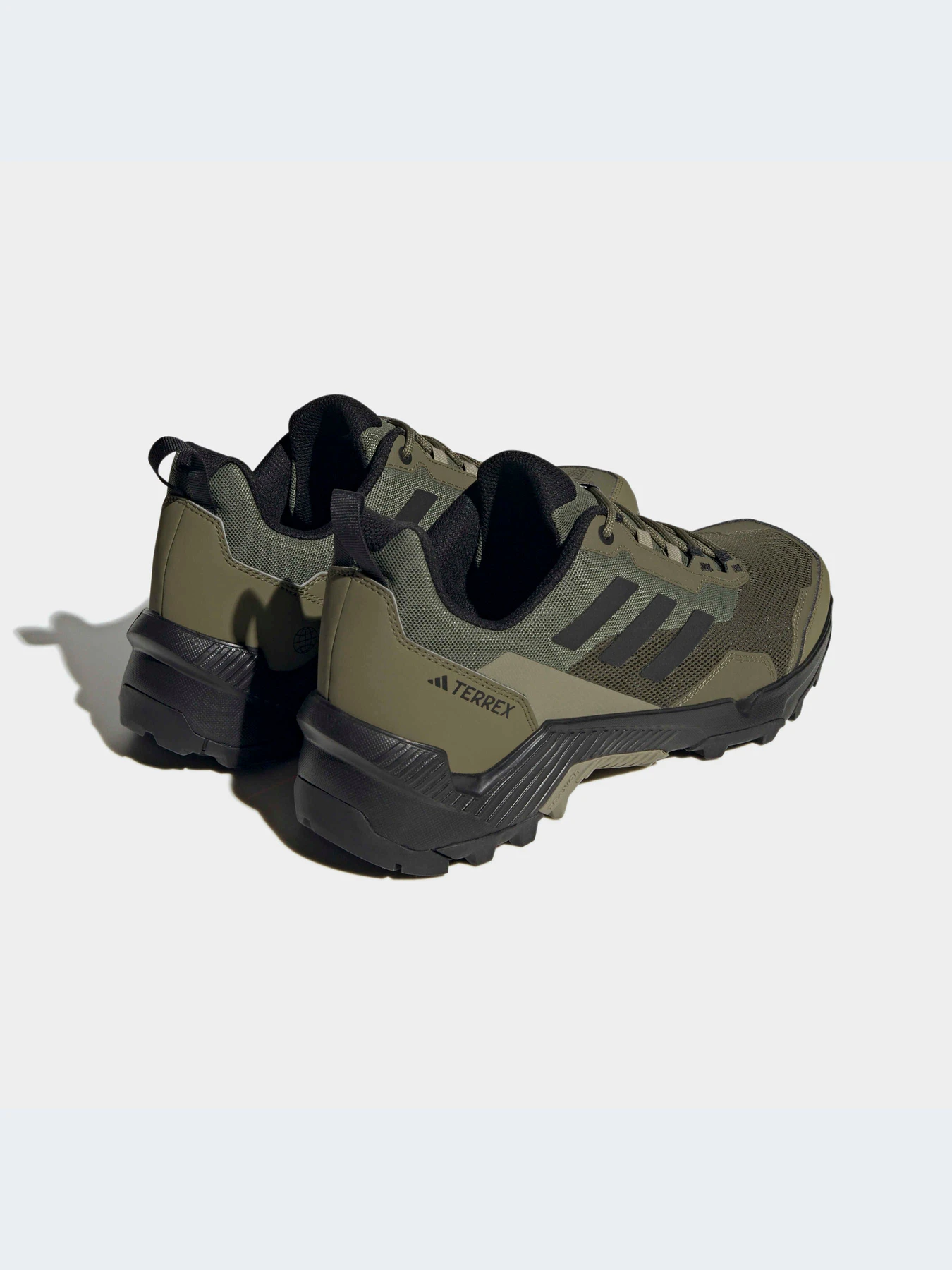 Кроссовки Adidas модель HP8607 Кроссовки Adidas модель HP8607 Фото