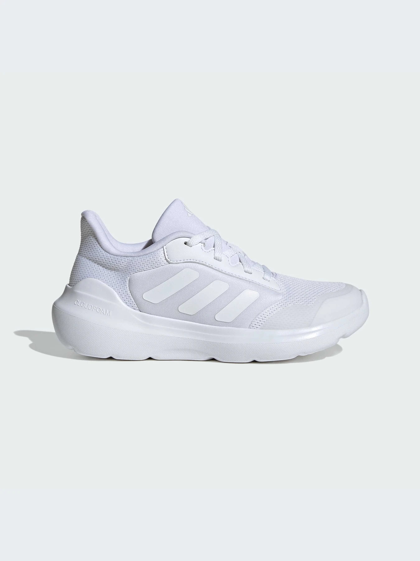Кроссовки Adidas модель IE3543 Кроссовки Adidas модель IE3543 Фото