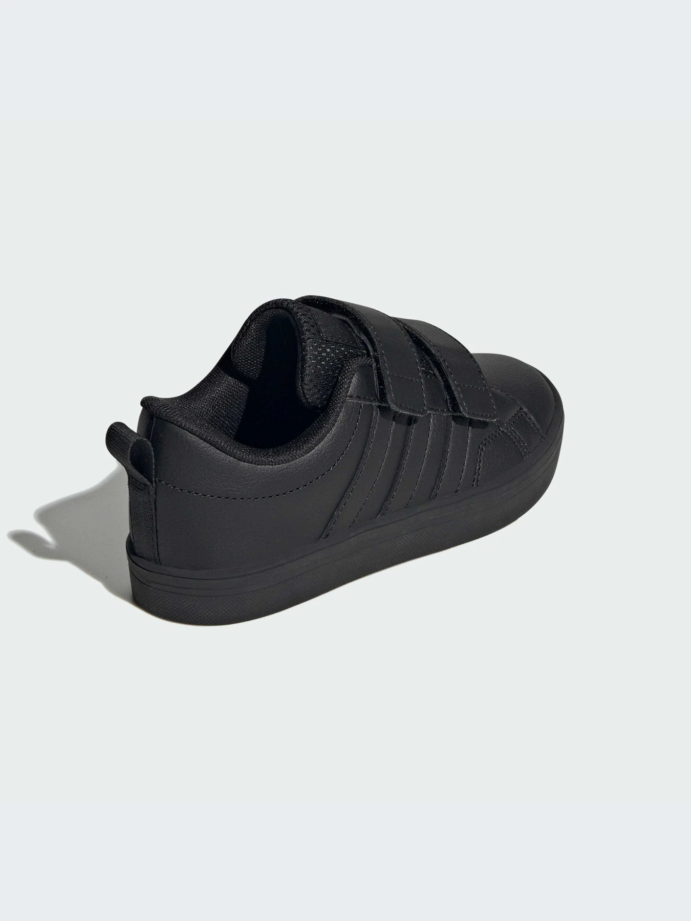 Кроссовки Adidas модель IE3473 Фото