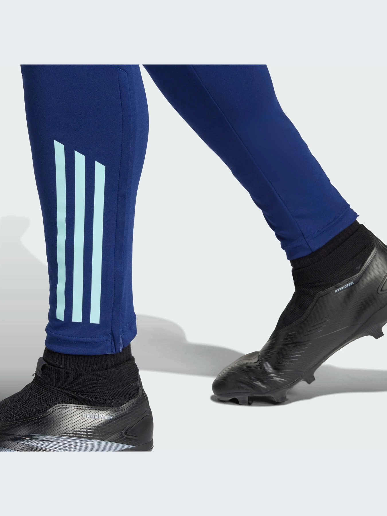 Брюки Adidas модель IT2216 Брюки Adidas модель IT2216 Фото