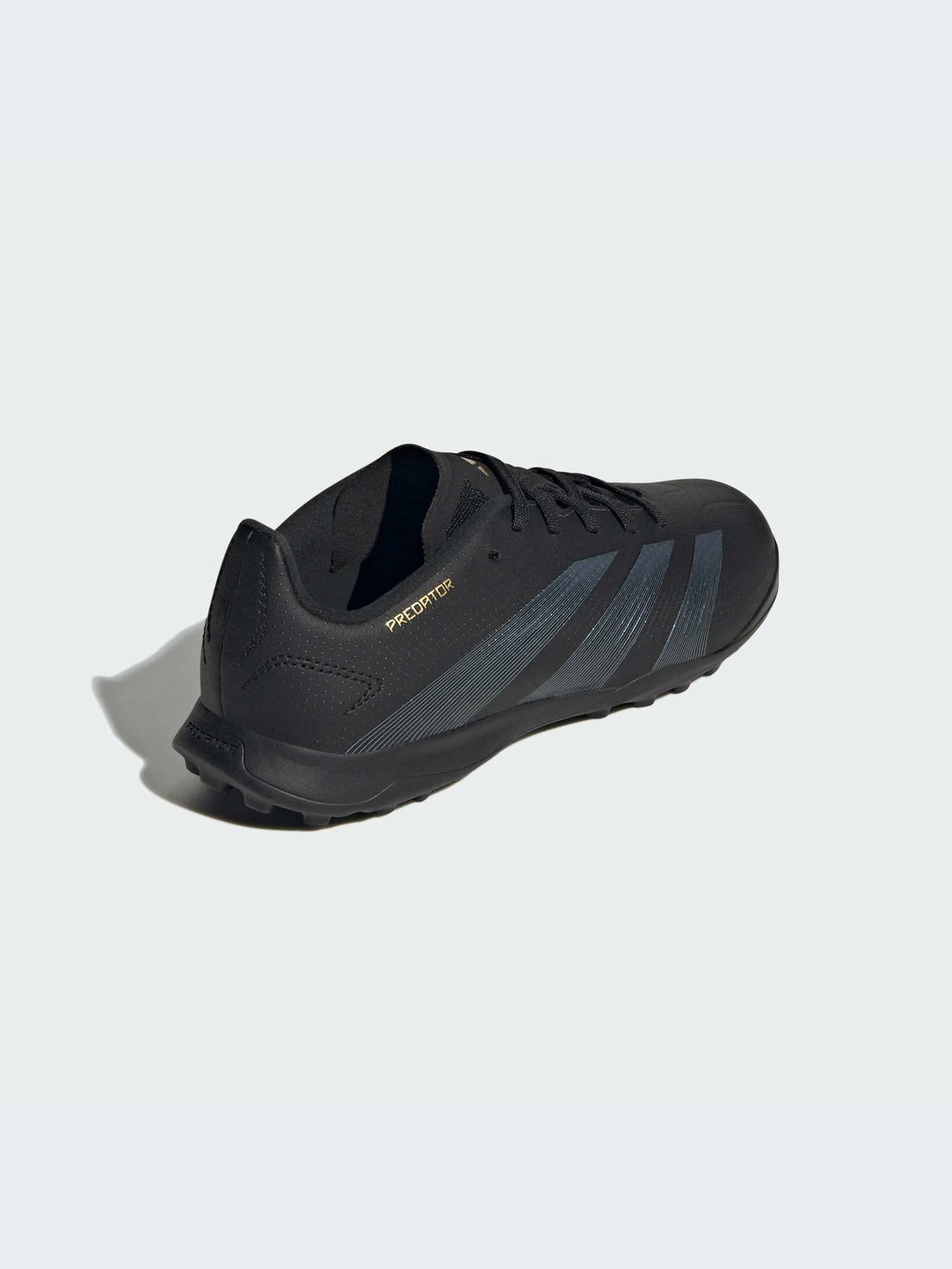 Кросівки Adidas Predator модель IF6415 Фото