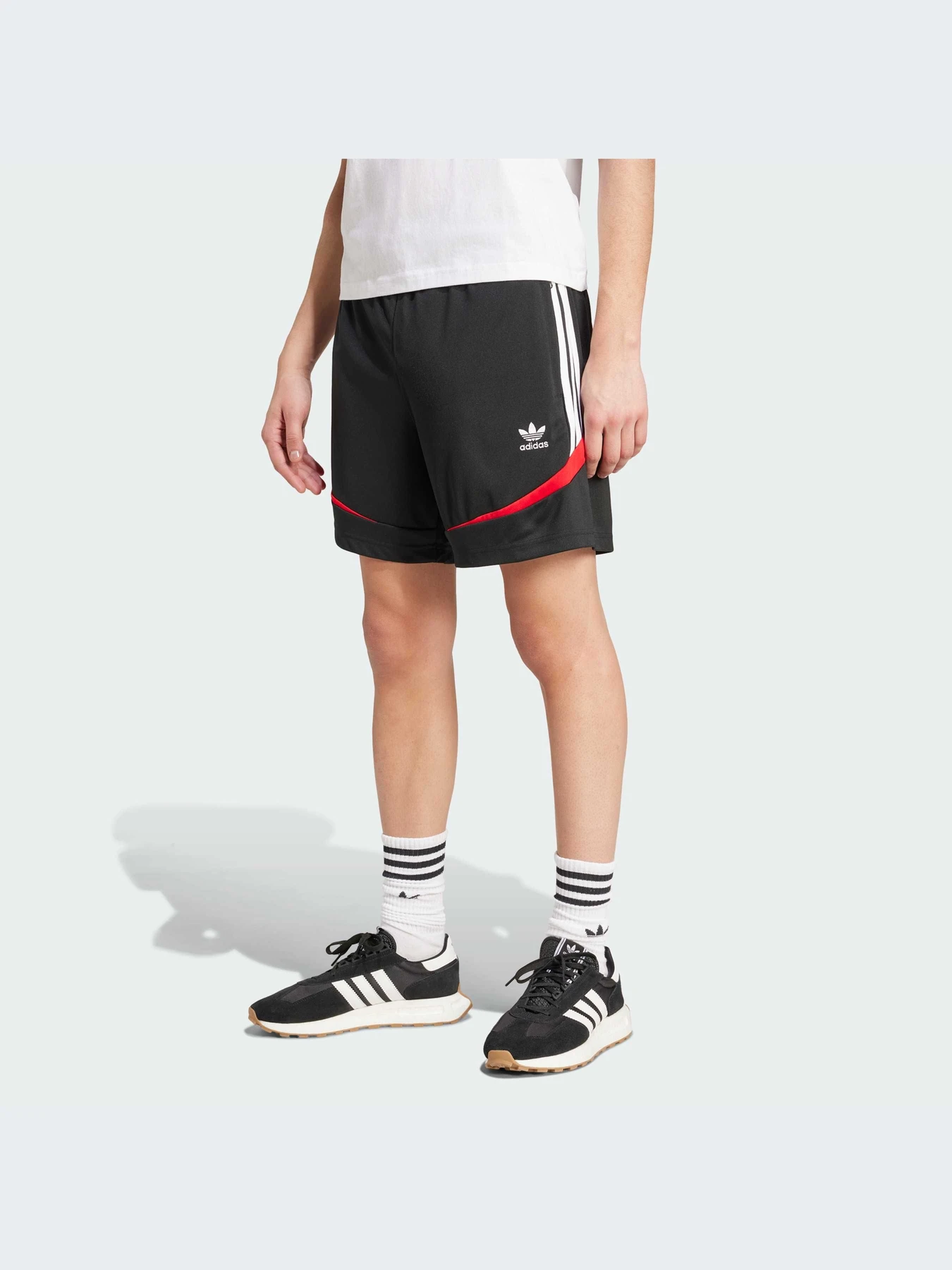 Шорти Adidas модель IX9642 Шорти Adidas модель IX9642 Фото