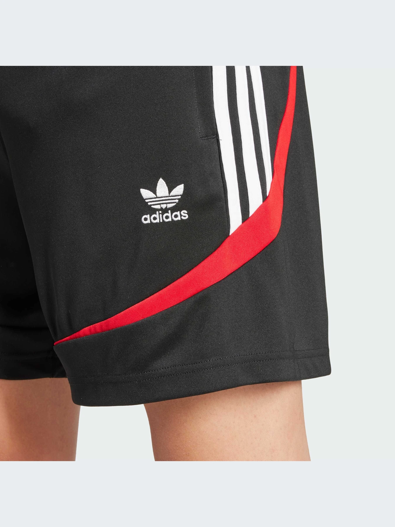Шорти Adidas модель IX9642 Шорти Adidas модель IX9642 Фото
