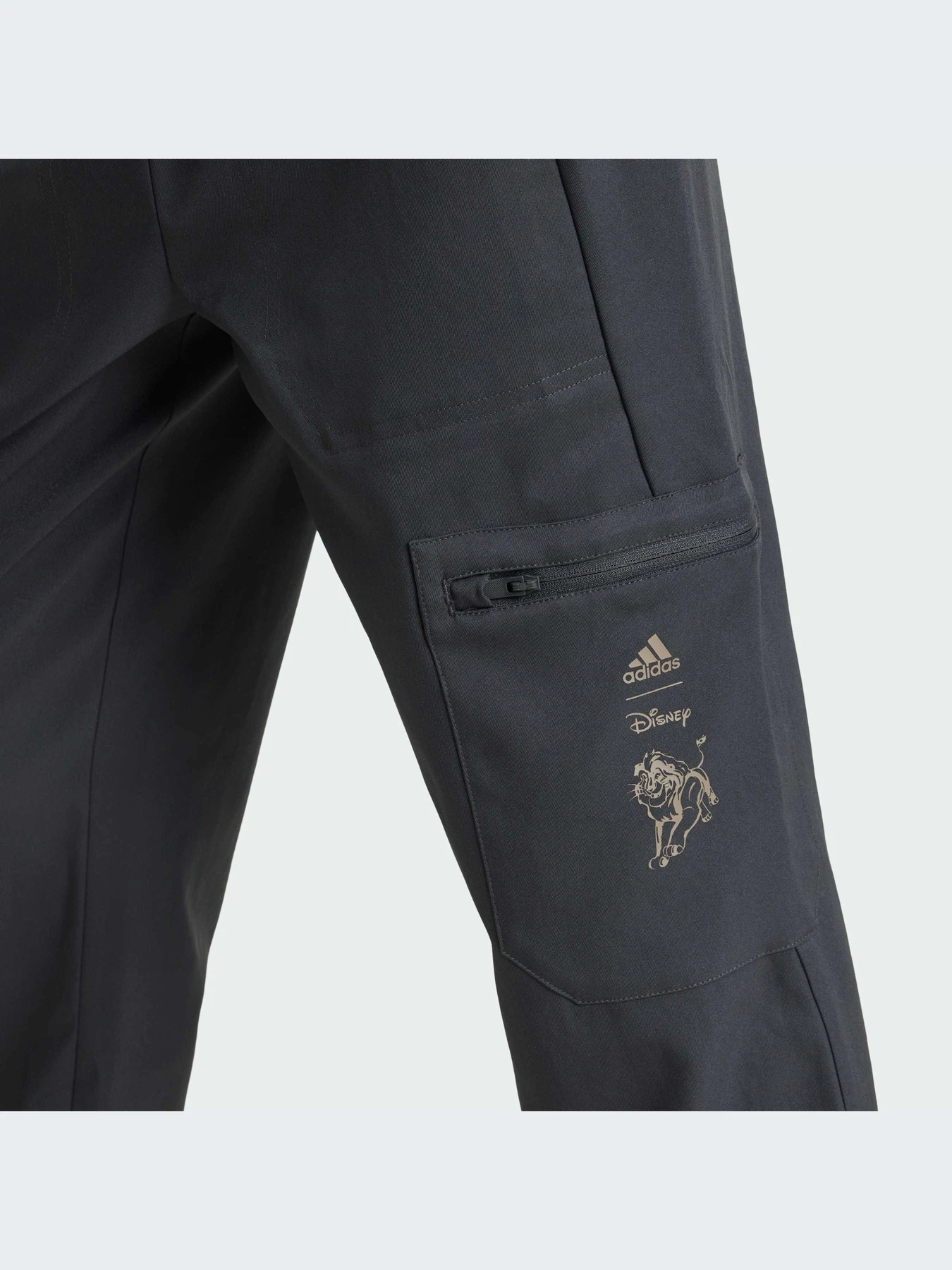 Брюки Adidas x Disney модель IV7358 Брюки Adidas x Disney модель IV7358 Фото