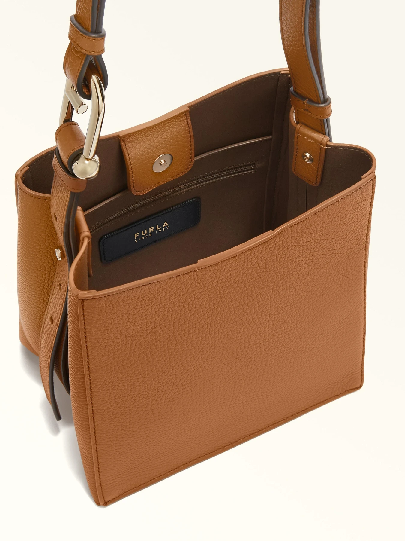 Сумки Furla Nuvola Bucket 20 модель WB01373HSF000RY0001007 Фото