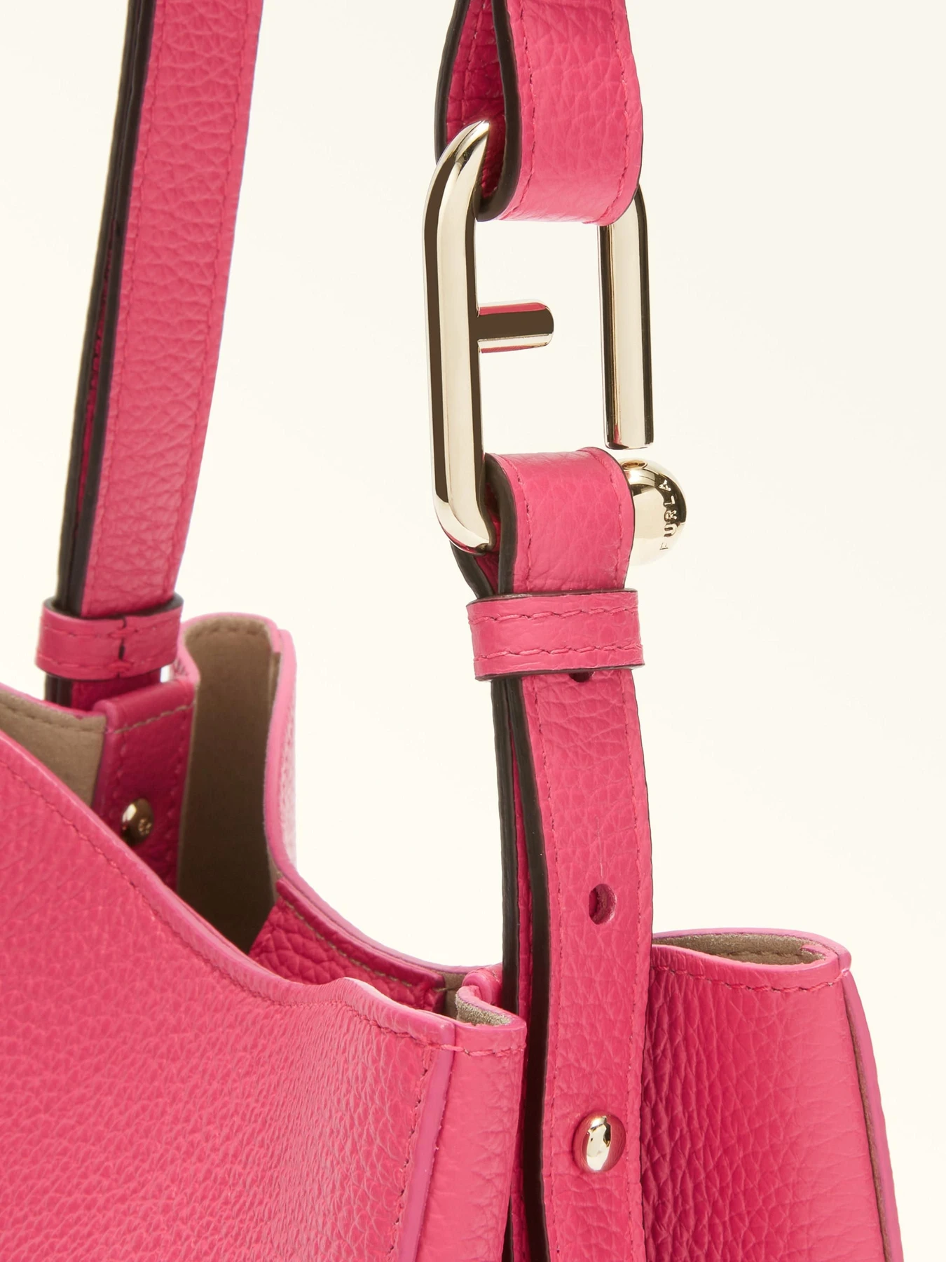 Сумки Furla Nuvola Bucket 20 модель WB01373HSF0002504S1007 Фото