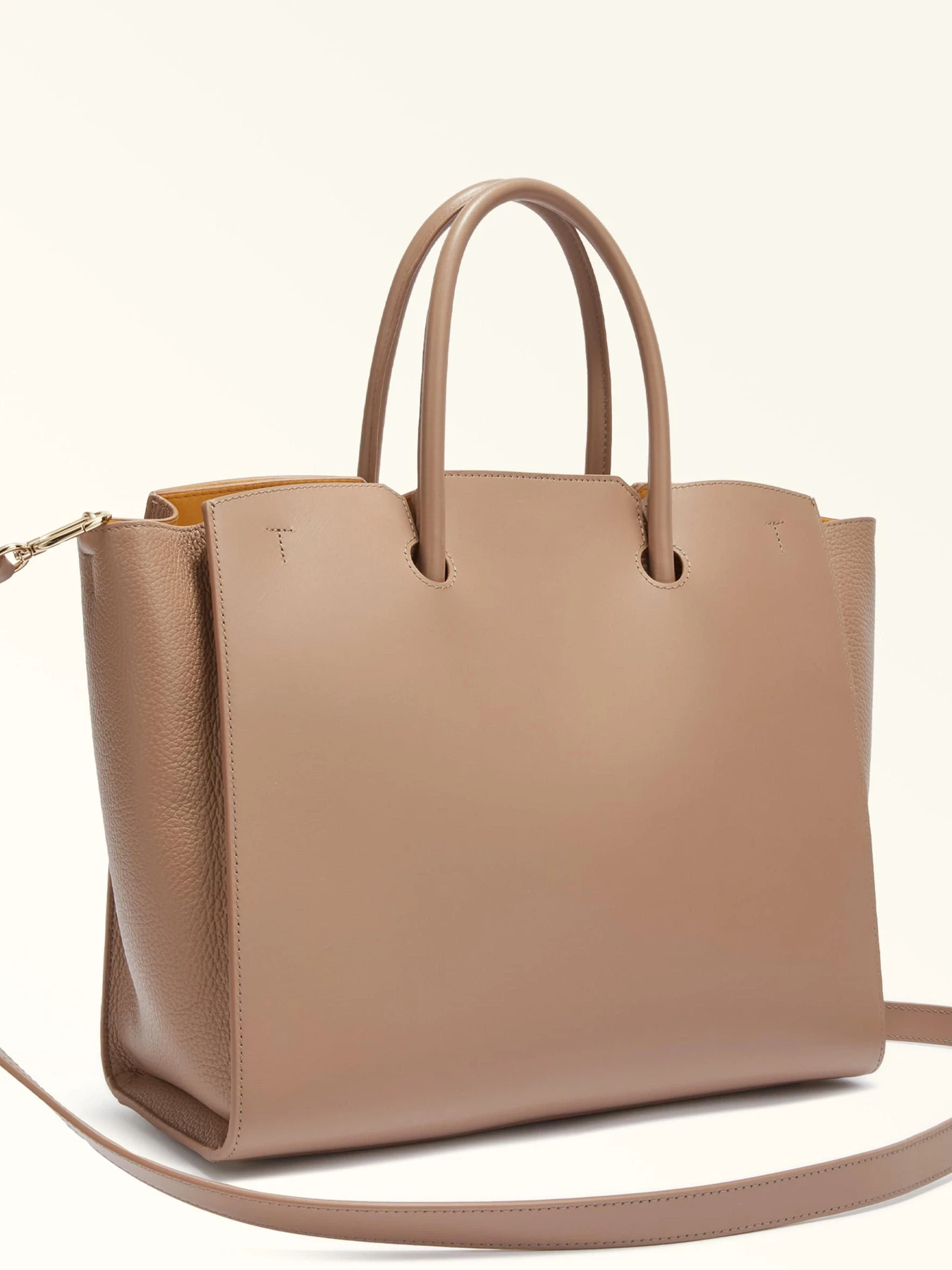 Сумки Furla Genesi модель WB01290BX00531257S9107 Сумки Furla Genesi модель WB01290BX00531257S9107 Фото