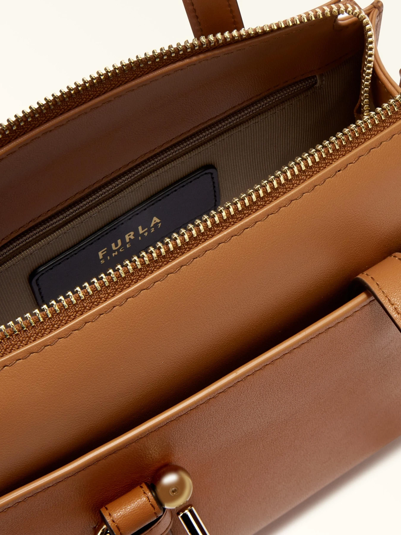 Сумки Furla Nuvola S Boston модель WB01337BX2045RY0001007 Фото