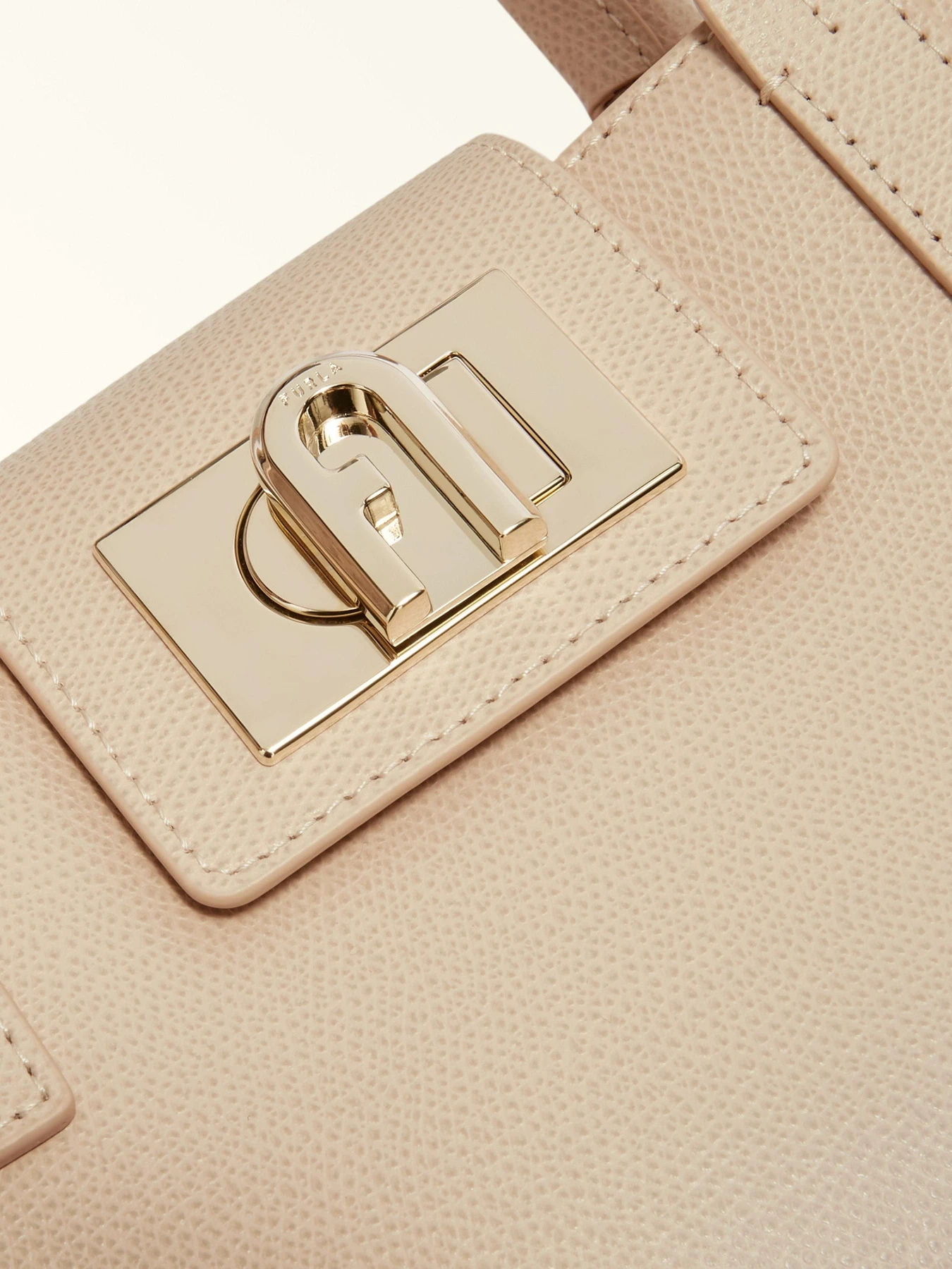 Сумки Furla 1927 модель WB00560ARE000B4L001007 Фото