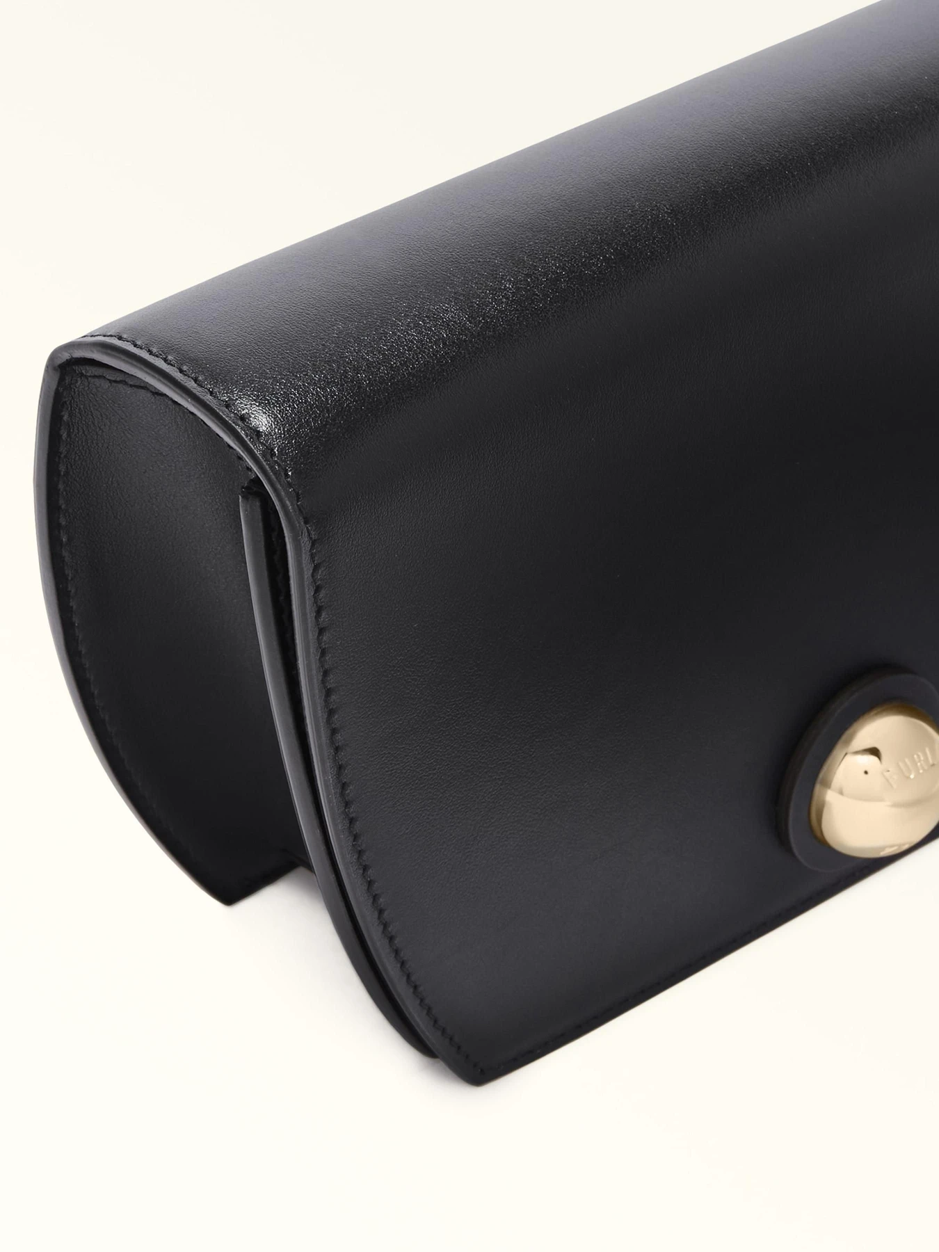 Сумки Furla SFERA MINI CROSSBODY модель WB01244AX0733O60001007 Сумки Furla SFERA MINI CROSSBODY модель WB01244AX0733O60001007 Фото