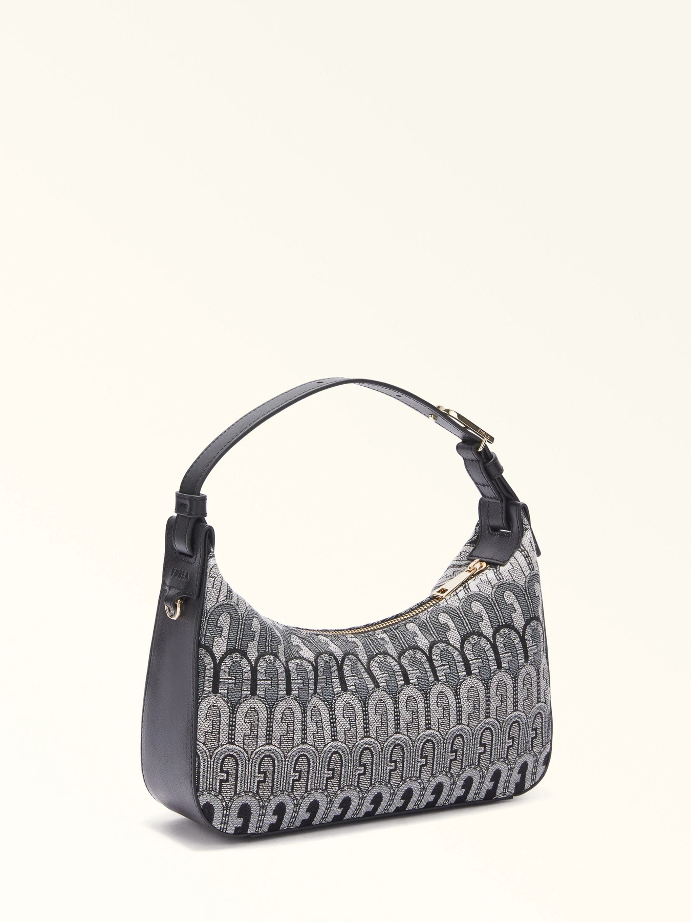 Сумки Furla FLOW S SHOULDER BAG 25 модель WB01053A.0459G10001007 Сумки Furla FLOW S SHOULDER BAG 25 модель WB01053A.0459G10001007 Фото