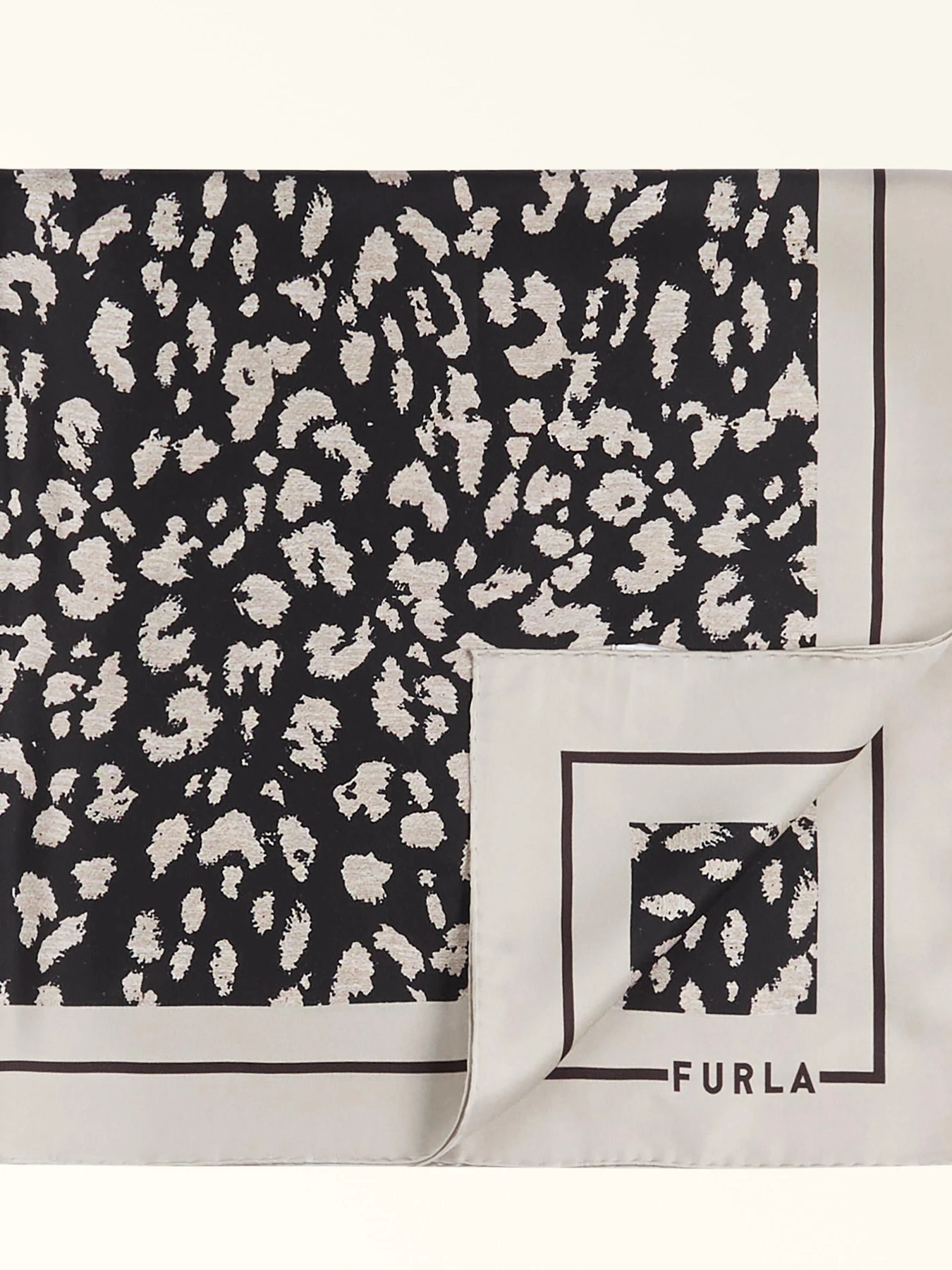 Шарфы и платки Furla модель WT00021BX23361560S4401 Шарфы и платки Furla модель WT00021BX23361560S4401 Фото