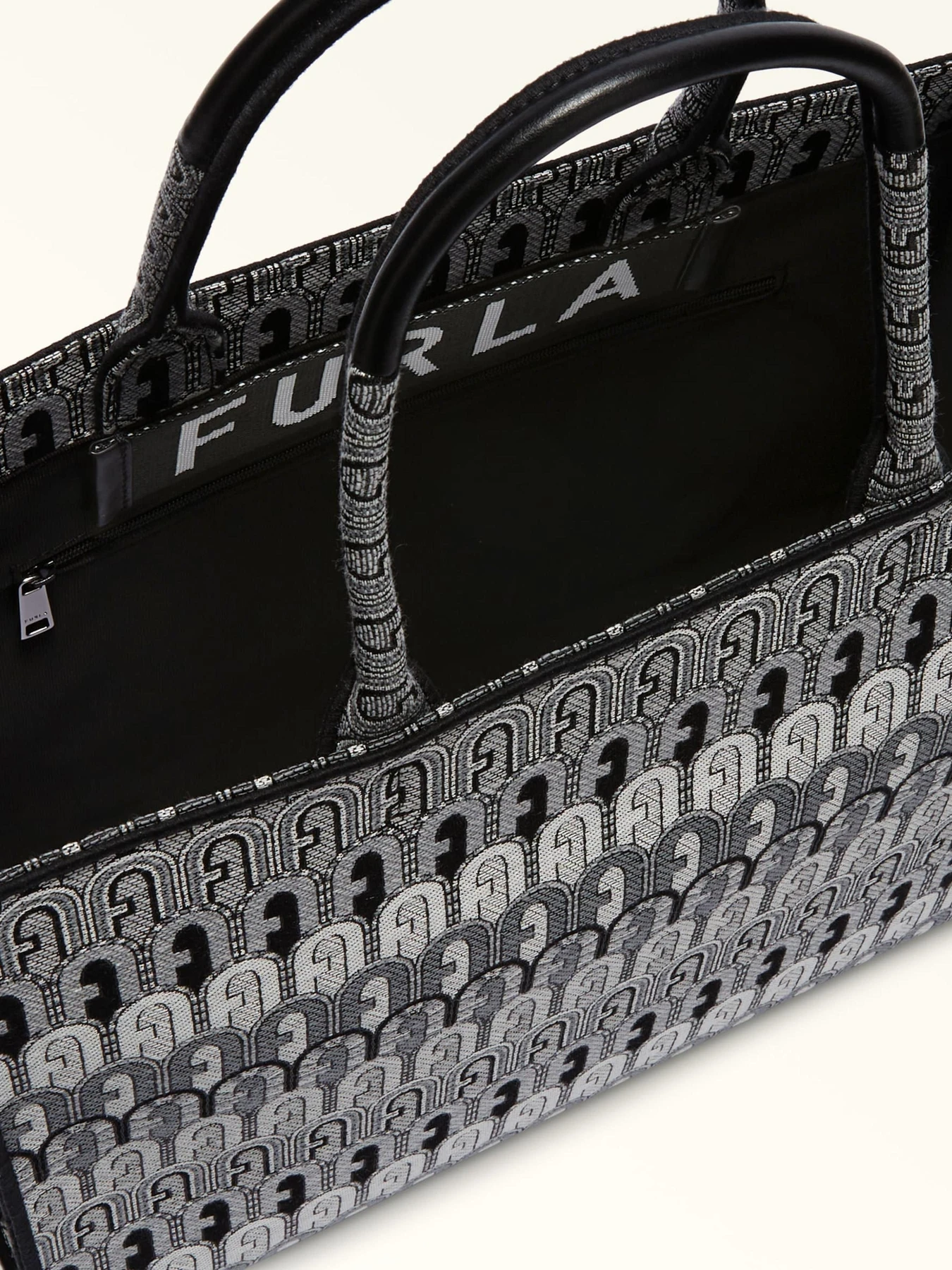 Сумки Furla OPPORTUNITY L TOTE модель WB00255A.0459G10001003 Сумки Furla OPPORTUNITY L TOTE модель WB00255A.0459G10001003 Фото
