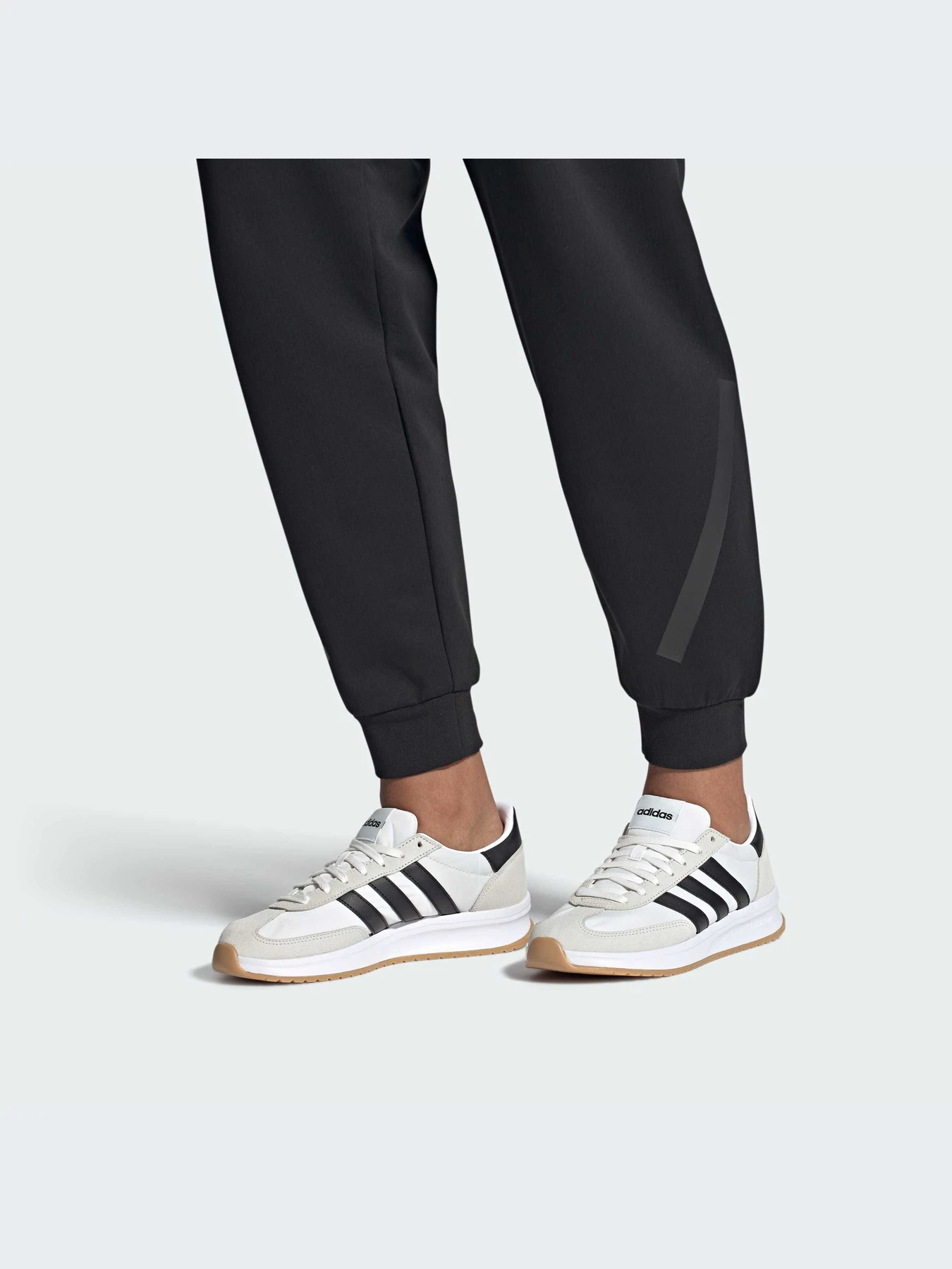 Кроссовки Adidas модель IH8584 Кроссовки Adidas модель IH8584 Фото