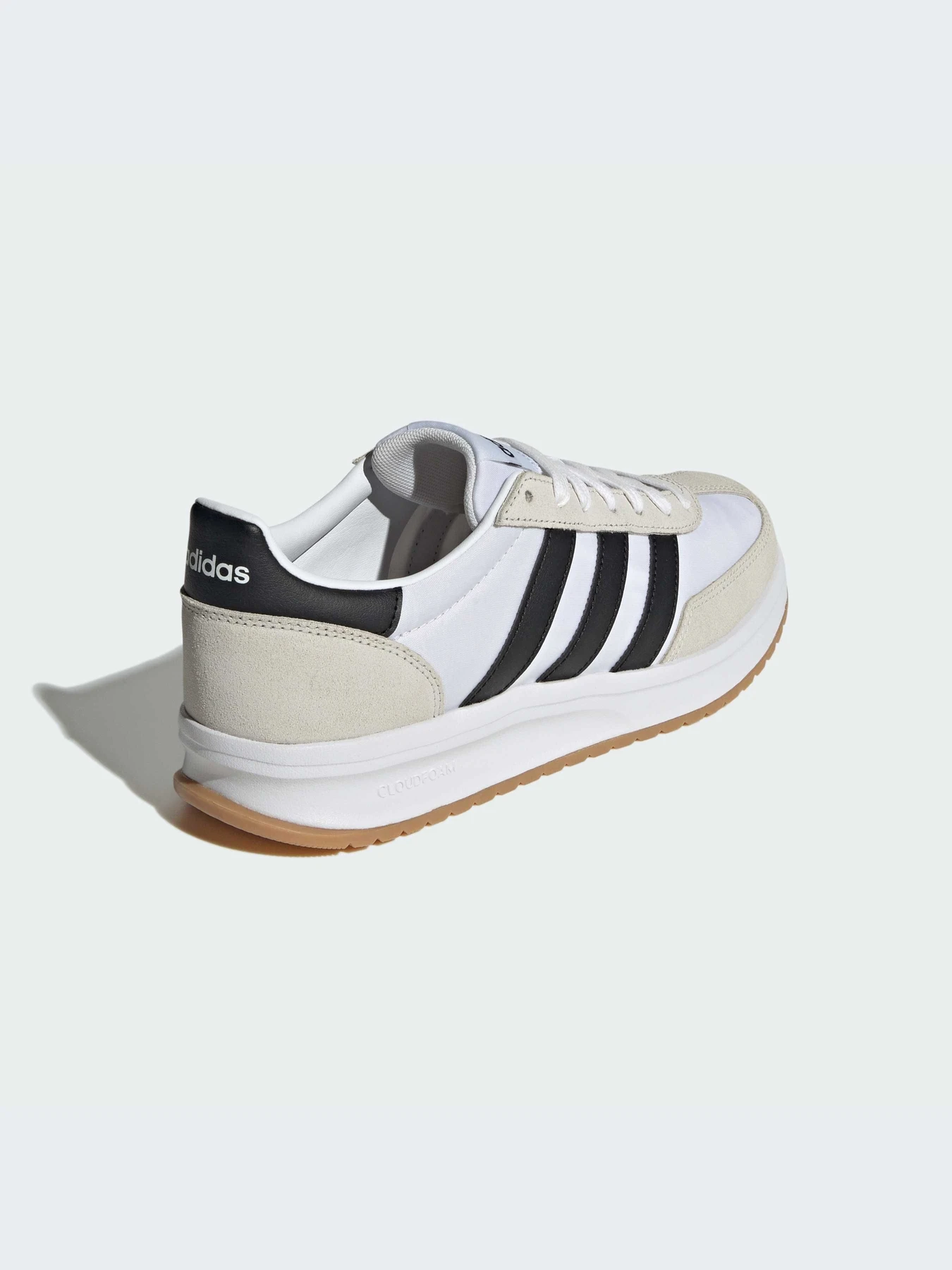 Кроссовки Adidas модель IH8584 Кроссовки Adidas модель IH8584 Фото