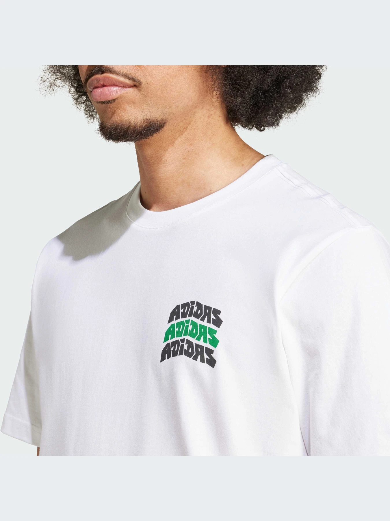 Футболки і поло Adidas Graphics модель IX6748 Футболки і поло Adidas Graphics модель IX6748 Фото