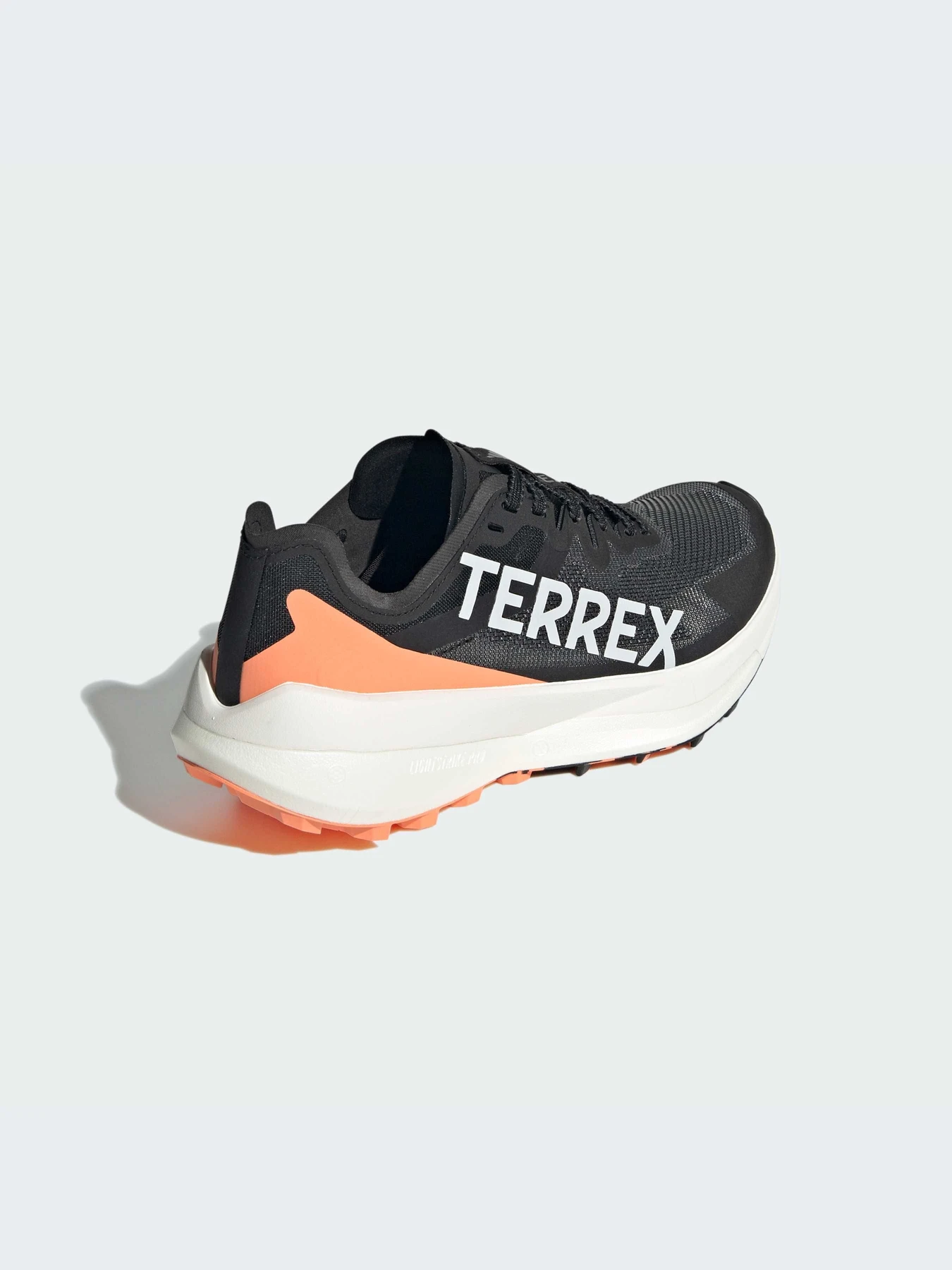 Кроссовки Adidas Terrex модель IE7671 Кроссовки Adidas Terrex модель IE7671 Фото