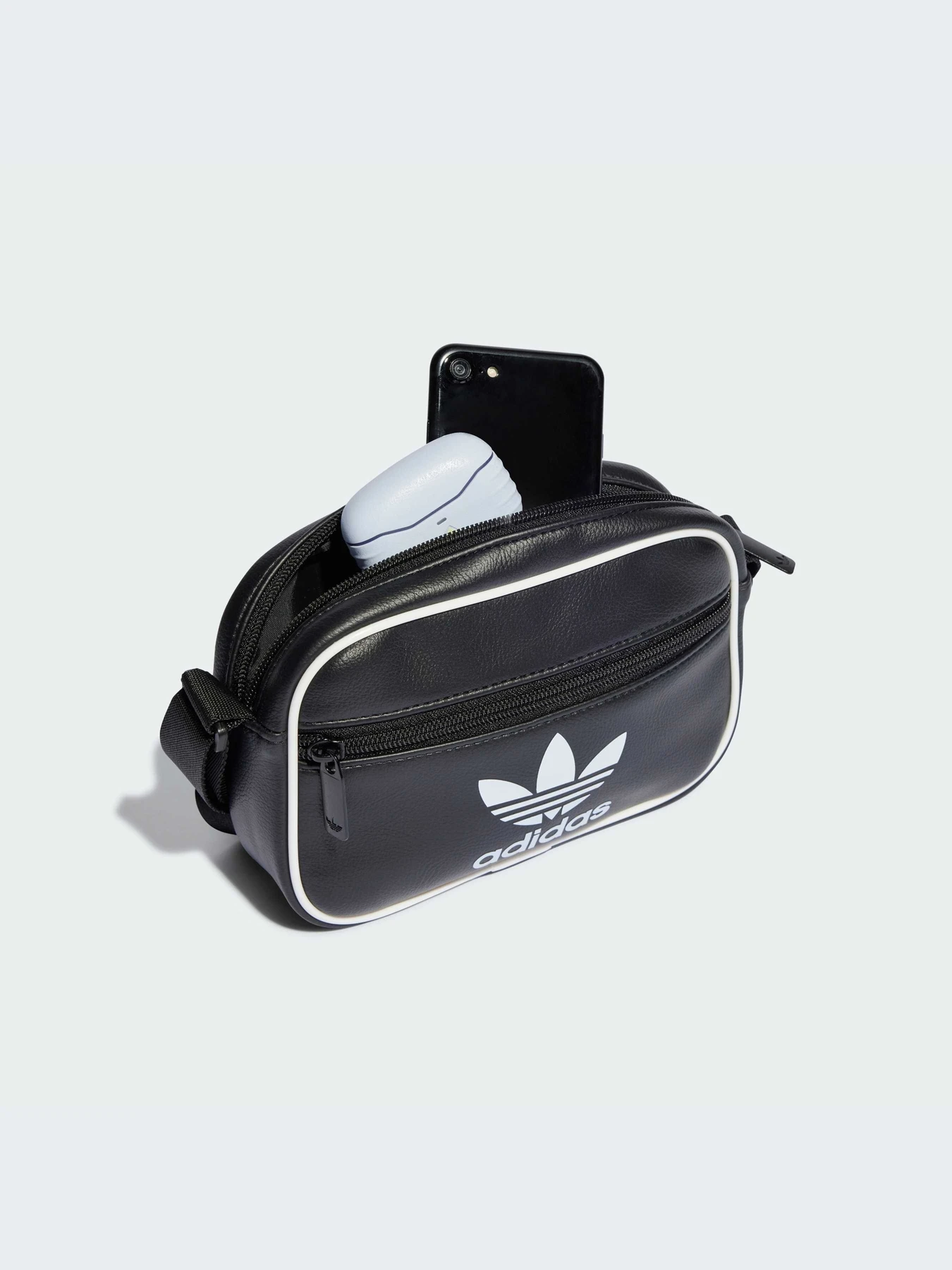 Сумки Adidas модель IT7598 Сумки Adidas модель IT7598 Фото