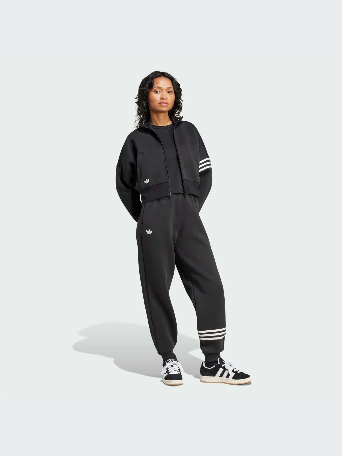 Худі та світшоти Adidas модель IW5601 Худі та світшоти Adidas модель IW5601 Фото