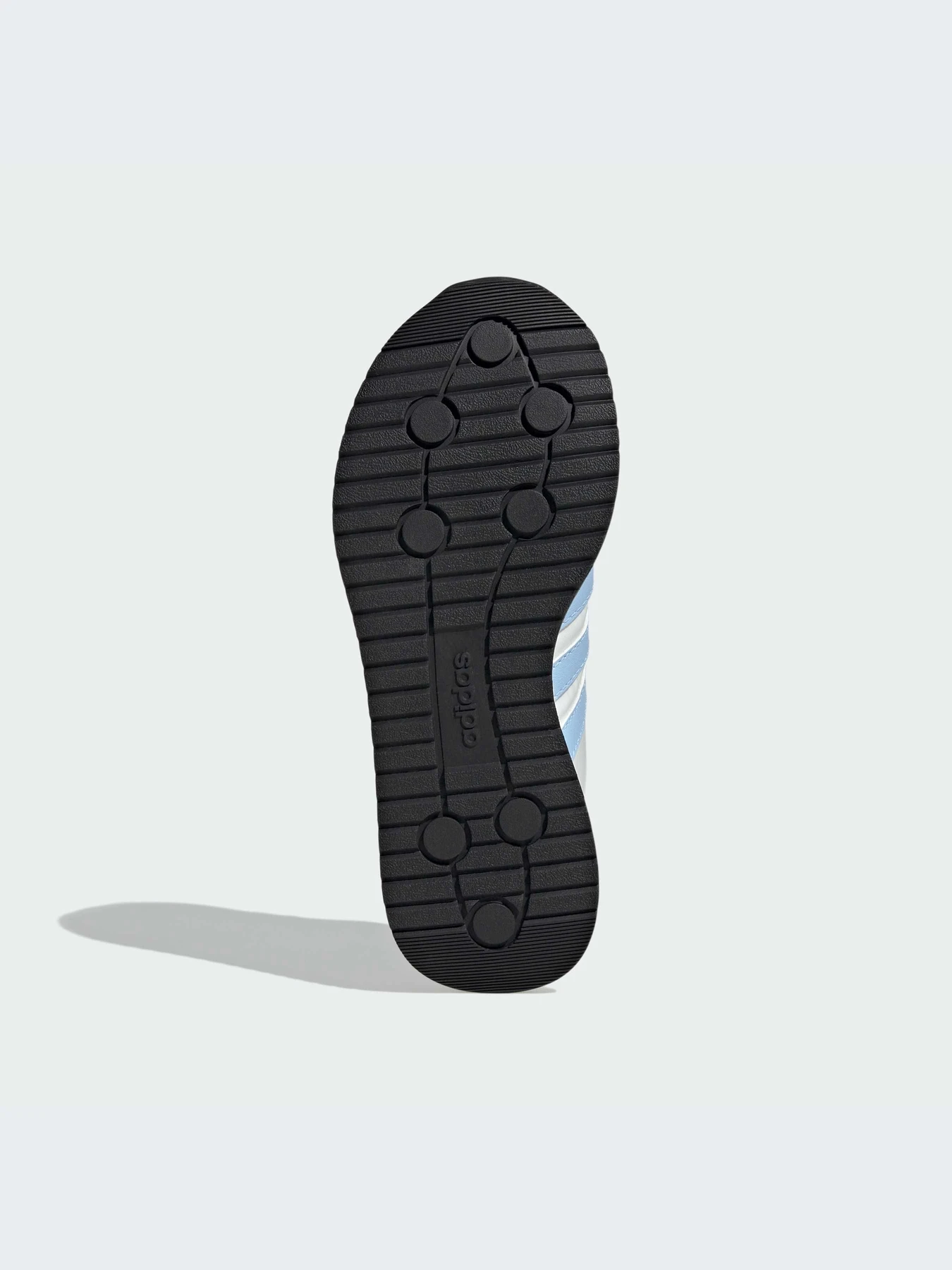 Кросівки Adidas модель IH8602 Кросівки Adidas модель IH8602 Фото