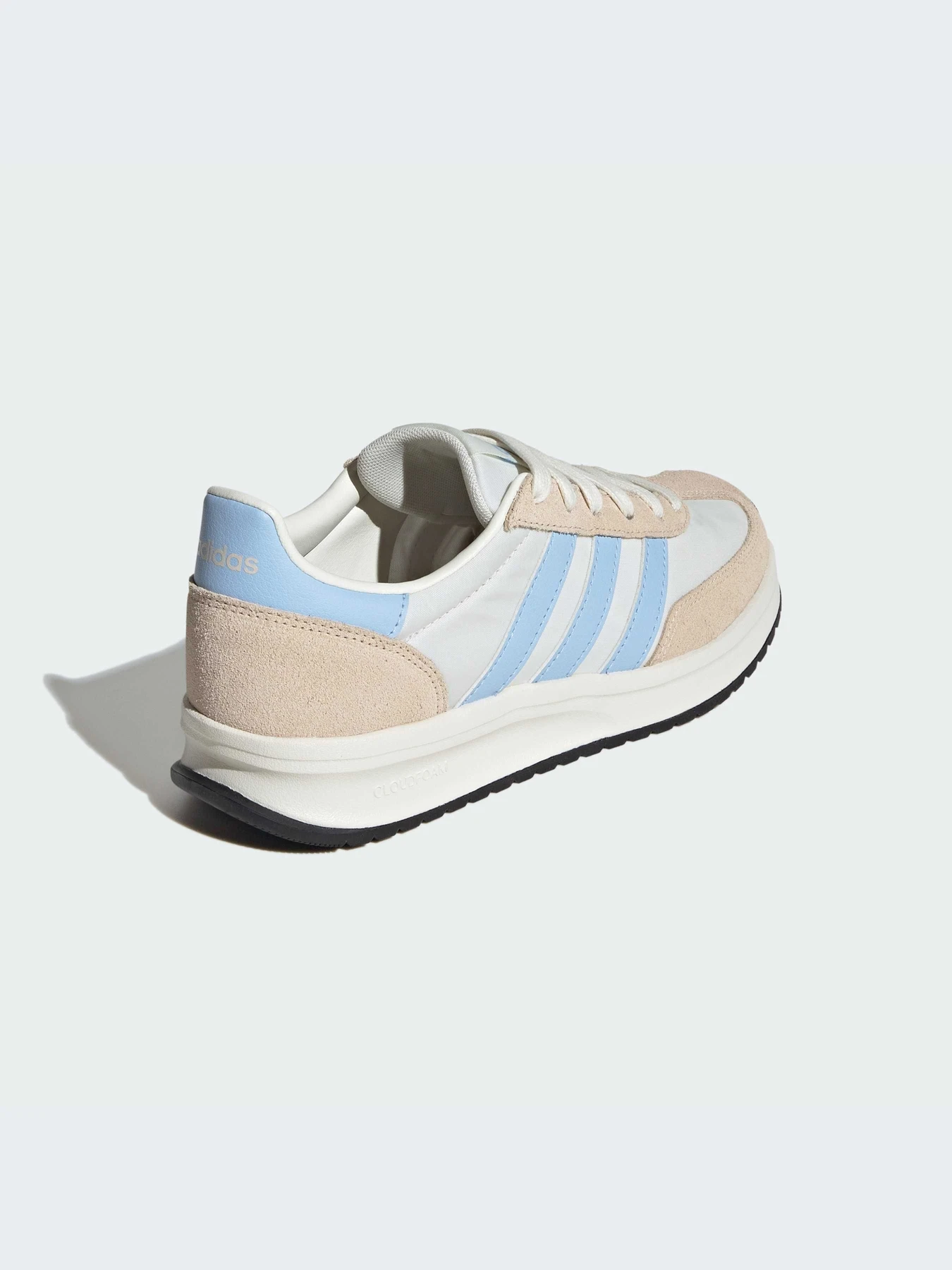 Кросівки Adidas модель IH8602 Кросівки Adidas модель IH8602 Фото