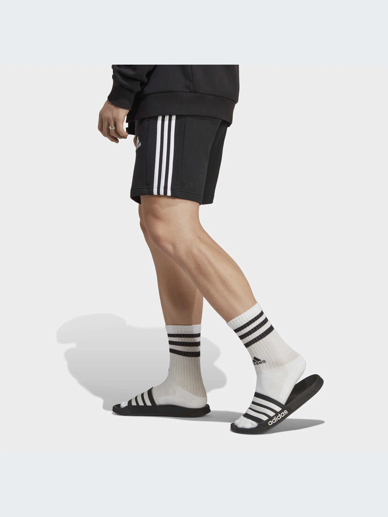 Шорты Adidas модель IC9435 Шорты Adidas модель IC9435 Фото