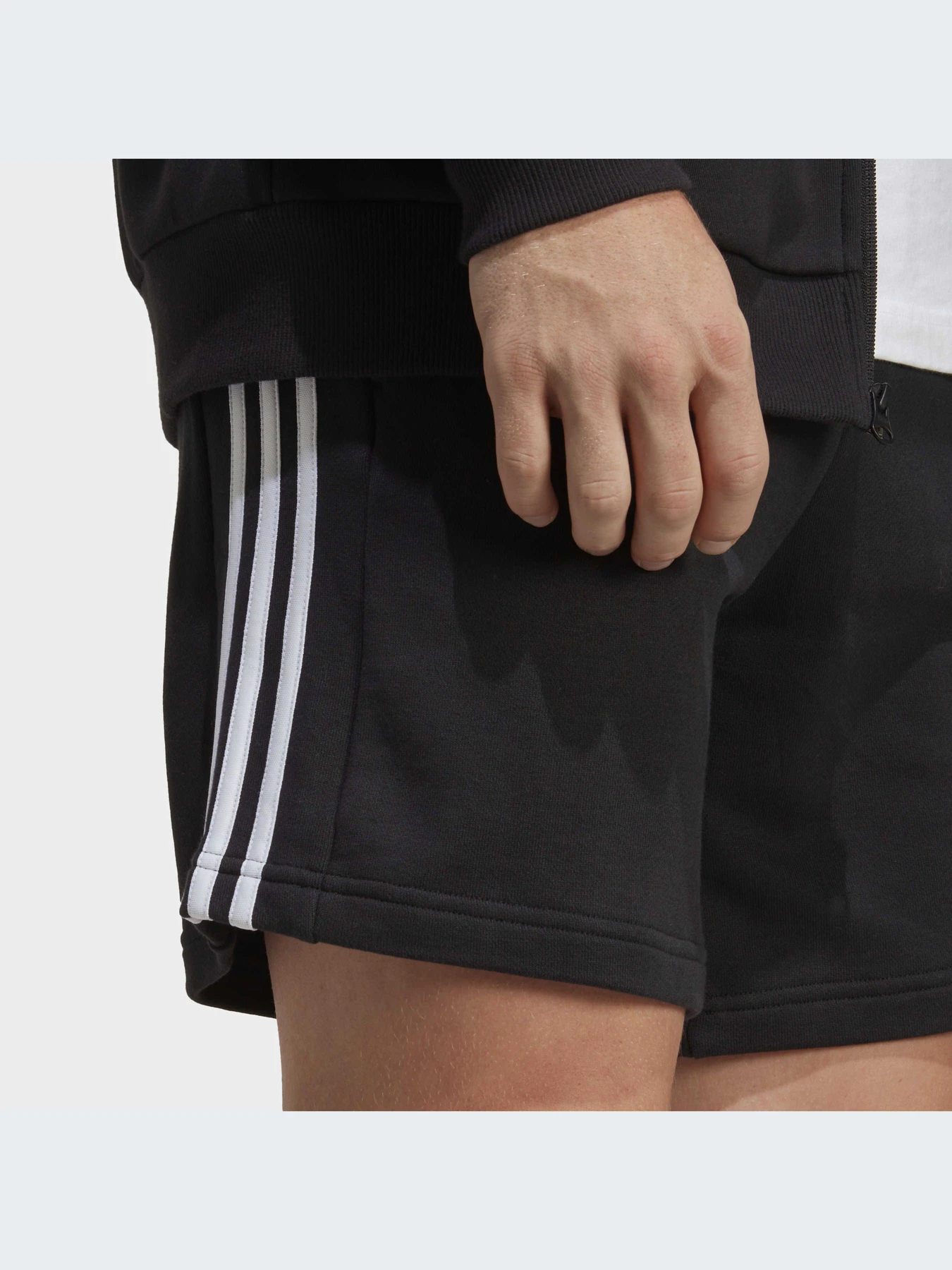 Шорты Adidas модель IC9435 Шорты Adidas модель IC9435 Фото
