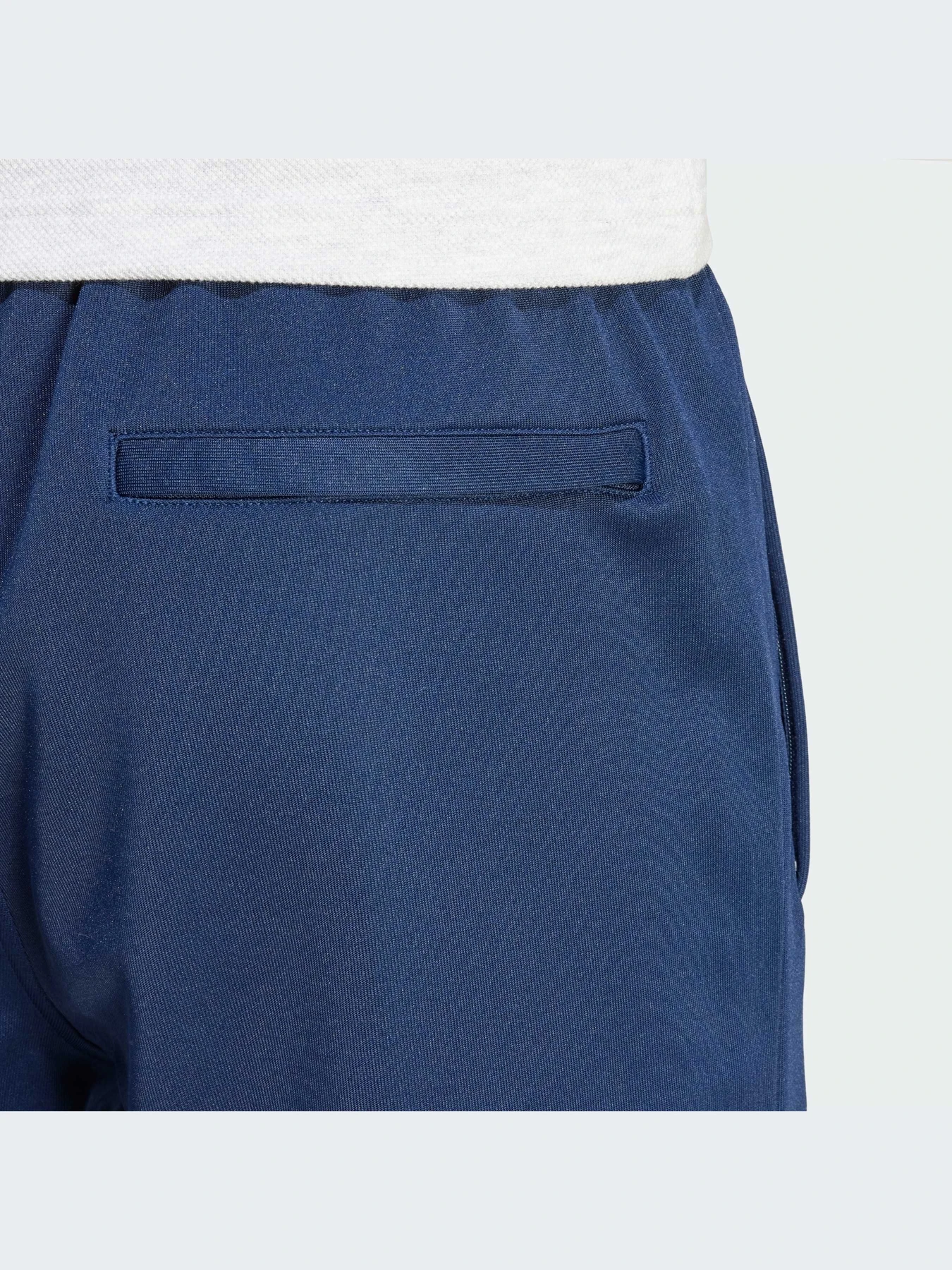 Брюки Adidas модель IW3232 Брюки Adidas модель IW3232 Фото
