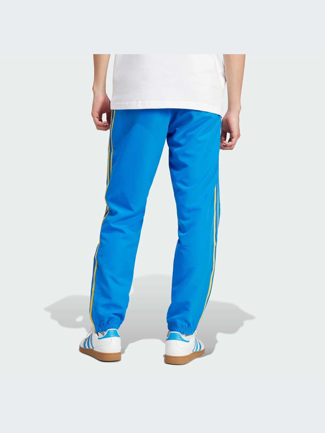 Брюки Adidas модель IW3234 Брюки Adidas модель IW3234 Фото
