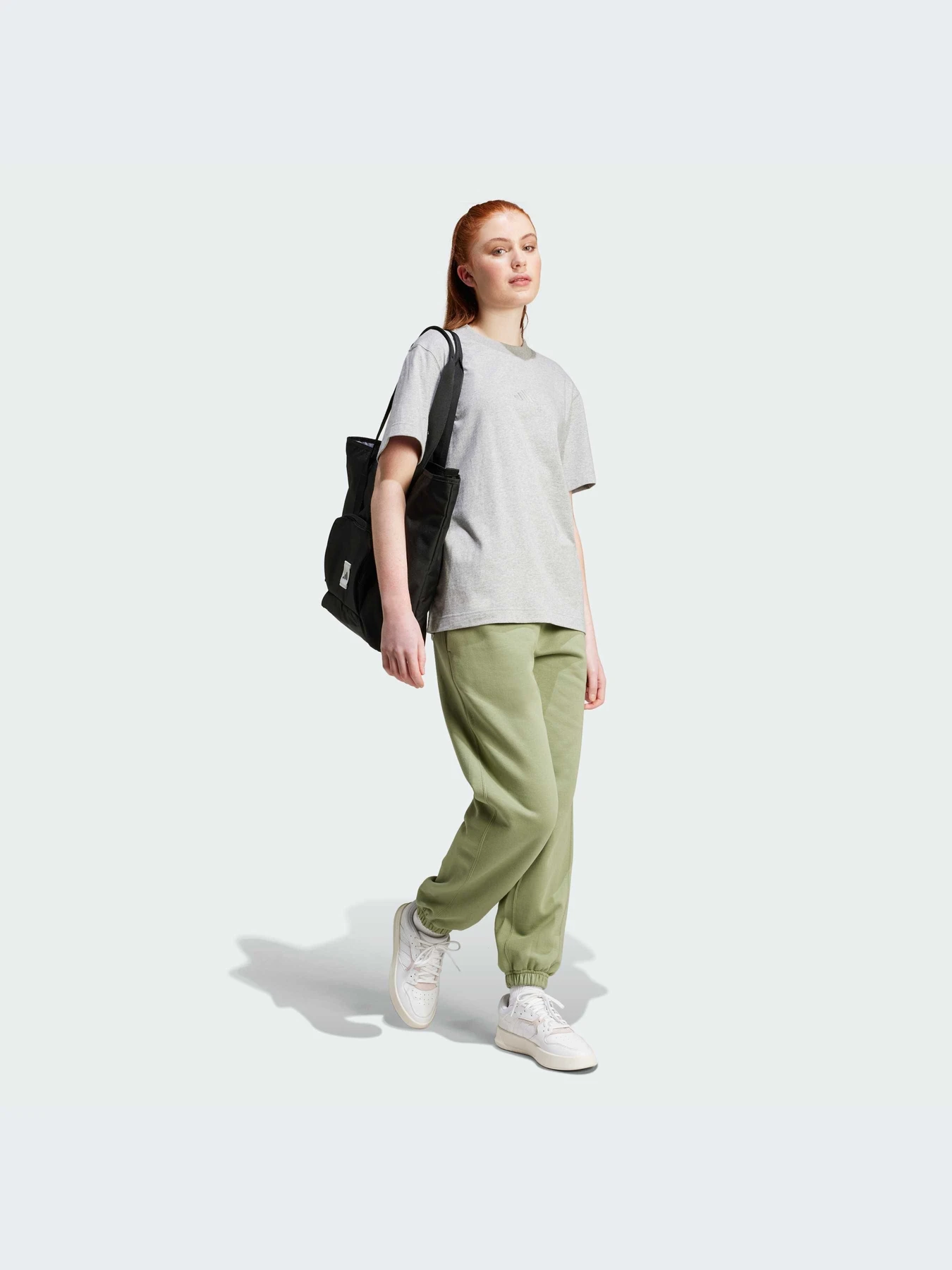 Футболки и поло Adidas модель IY6785 Футболки и поло Adidas модель IY6785 Фото