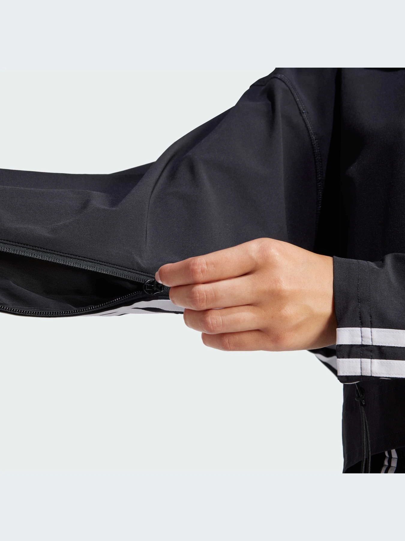Куртки та дублянки Adidas модель IN1829 Куртки та дублянки Adidas модель IN1829 Фото