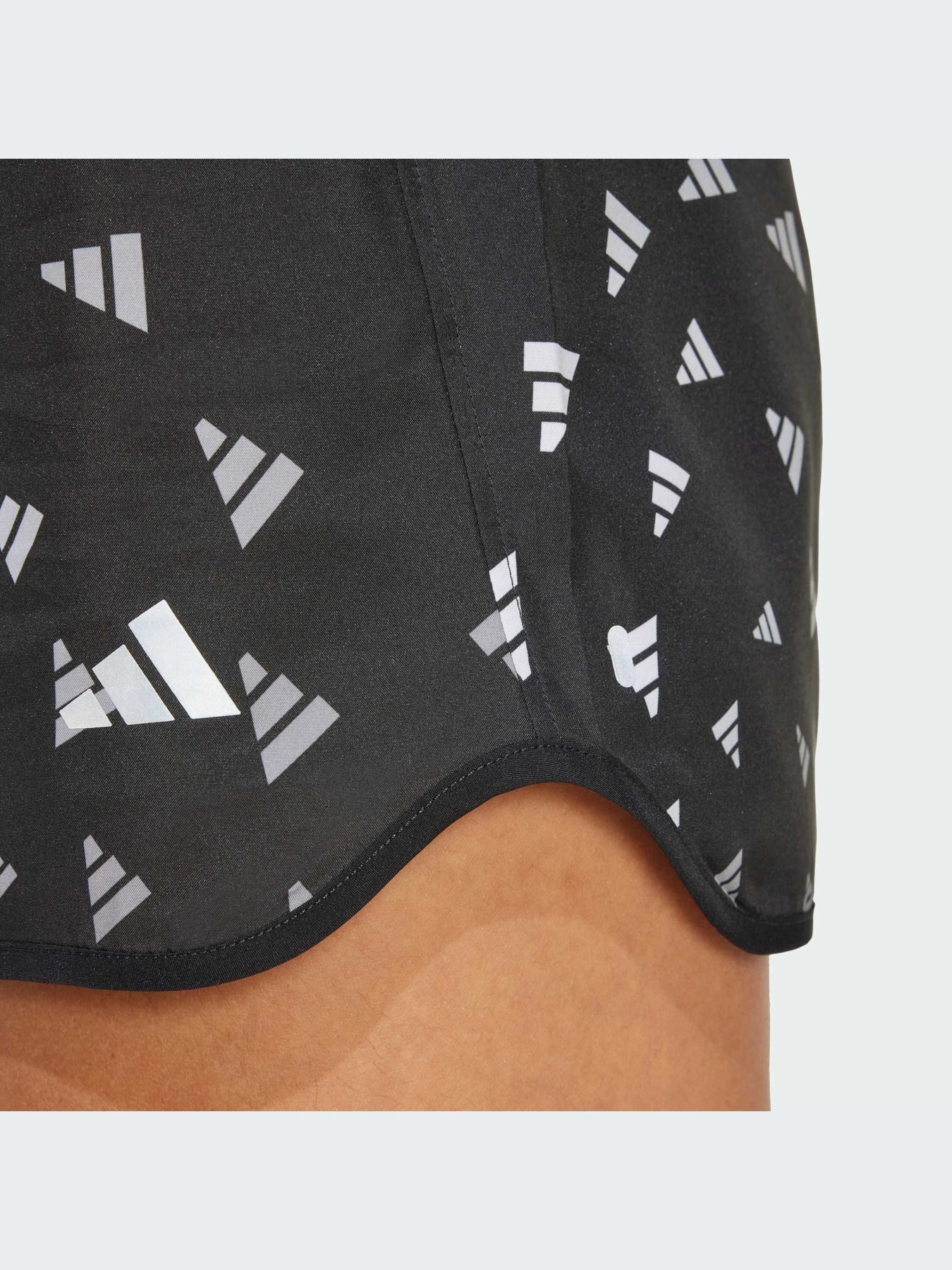 Шорты Adidas модель IT3479 Шорты Adidas модель IT3479 Фото