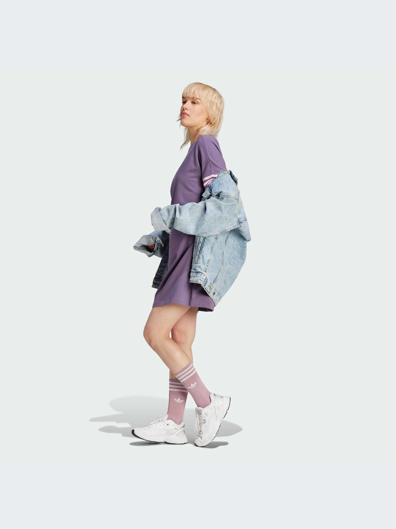 Платья Adidas Adicolor модель IP6511 Платья Adidas Adicolor модель IP6511 Фото