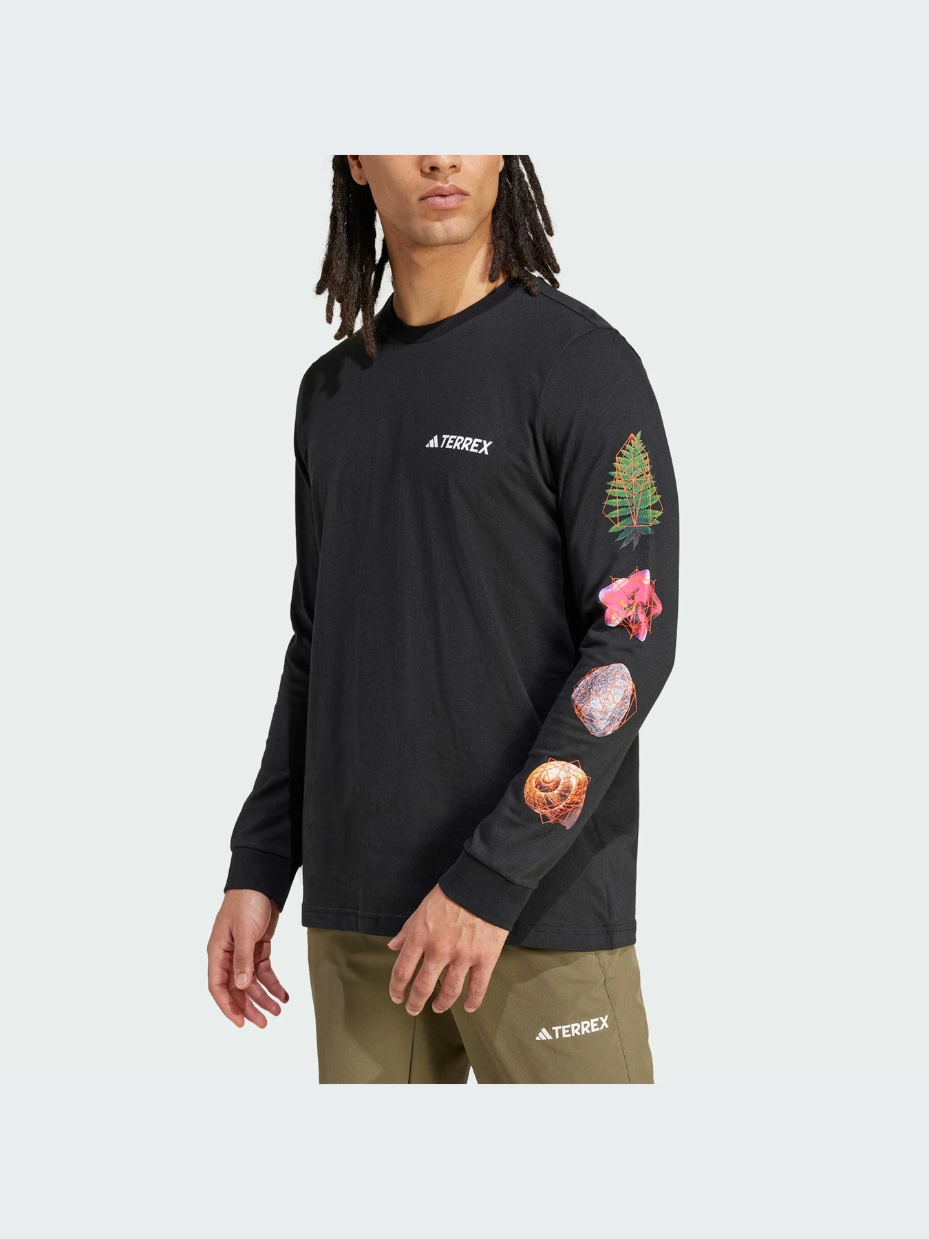 Худи и свитшоты Adidas Graphics модель IZ0464 Худи и свитшоты Adidas Graphics модель IZ0464 Фото